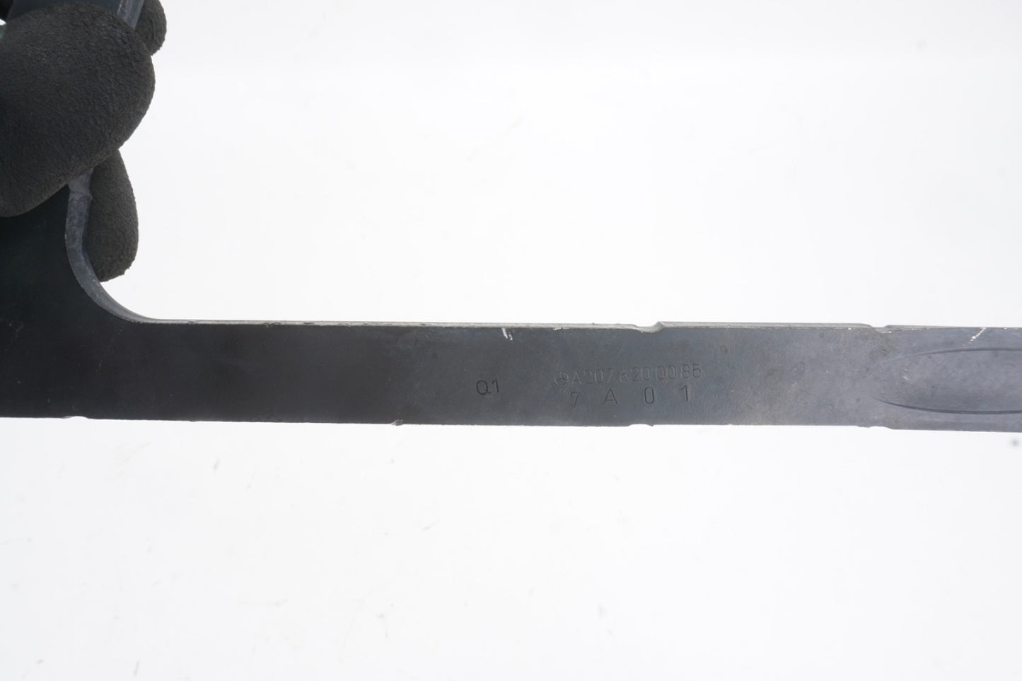 MERCEDES-BENZ C E RIGHT LEFT RADIATOR SUPPORT A2076200585 A2076200085