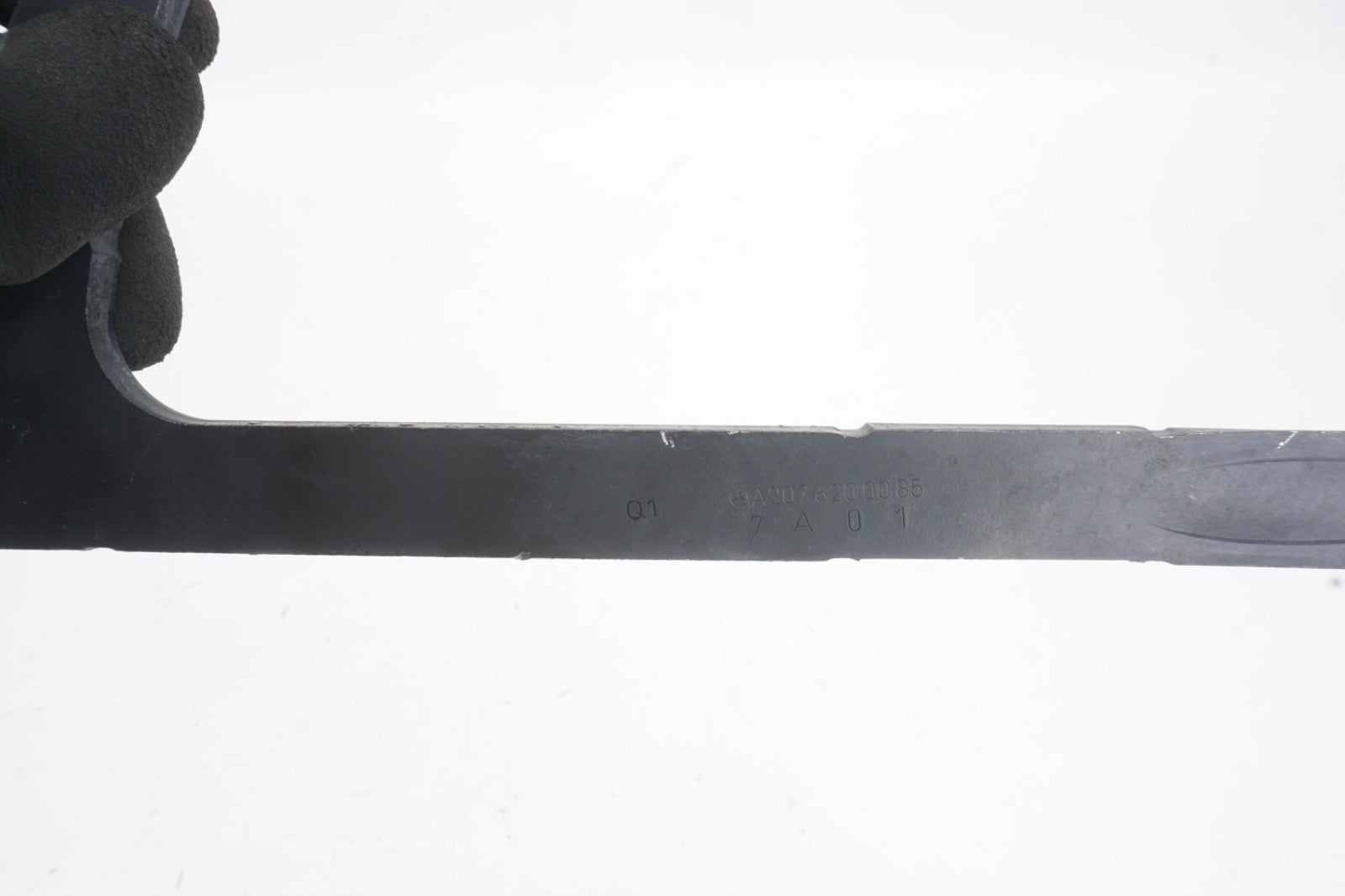MERCEDES-BENZ C E RIGHT LEFT RADIATOR SUPPORT A2076200585 A2076200085
