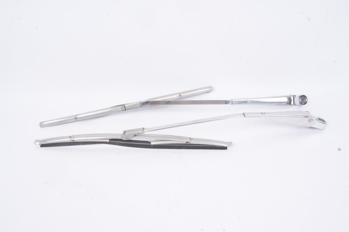 MERCEDES  WIPER ARM 110 820 0344  W110 W111 W112  230S 220S LEFT RIGHT SIDE