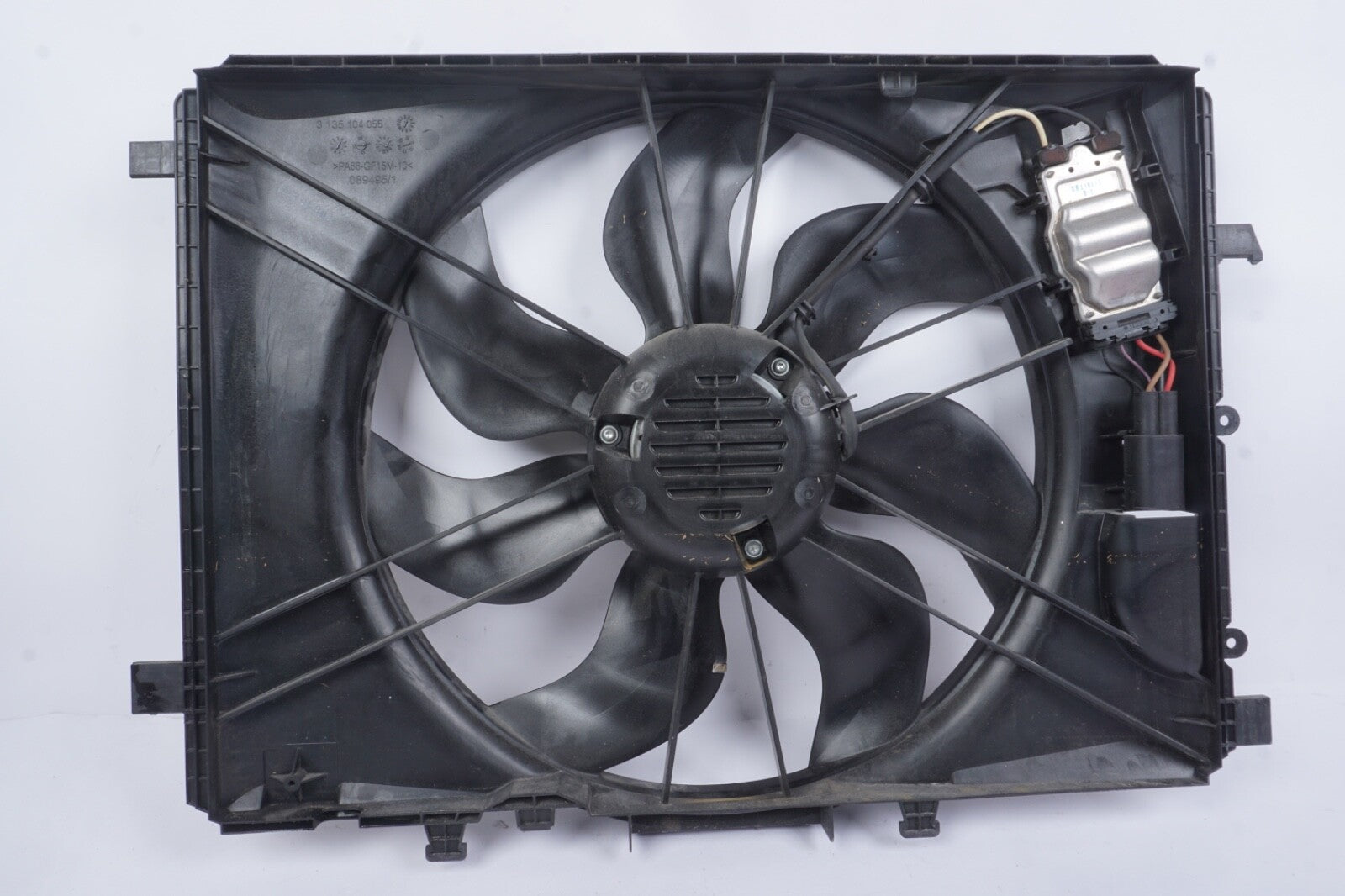 08-18 Mercedes W212 E350 C300 Engine Radiator Cooling Fan Motor Assembly OEM