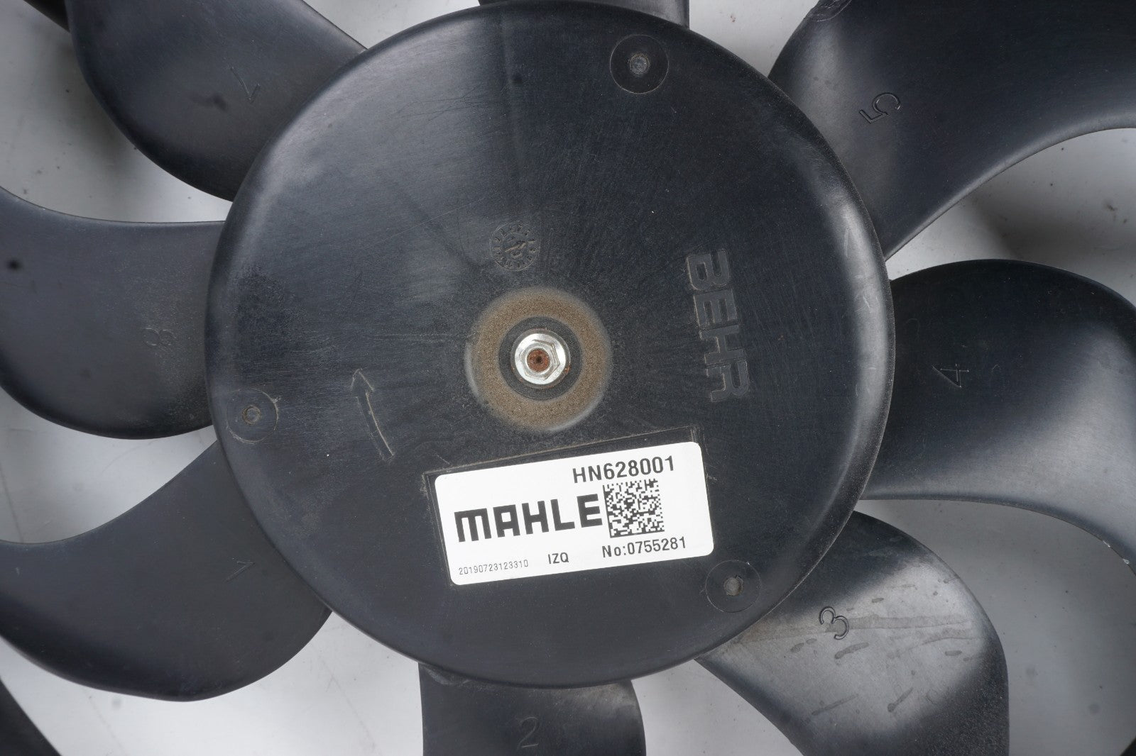 2015-2018 Jeep Renegade 2.4l  Engine Radiator Cooling Fan Motor Assembly OEM