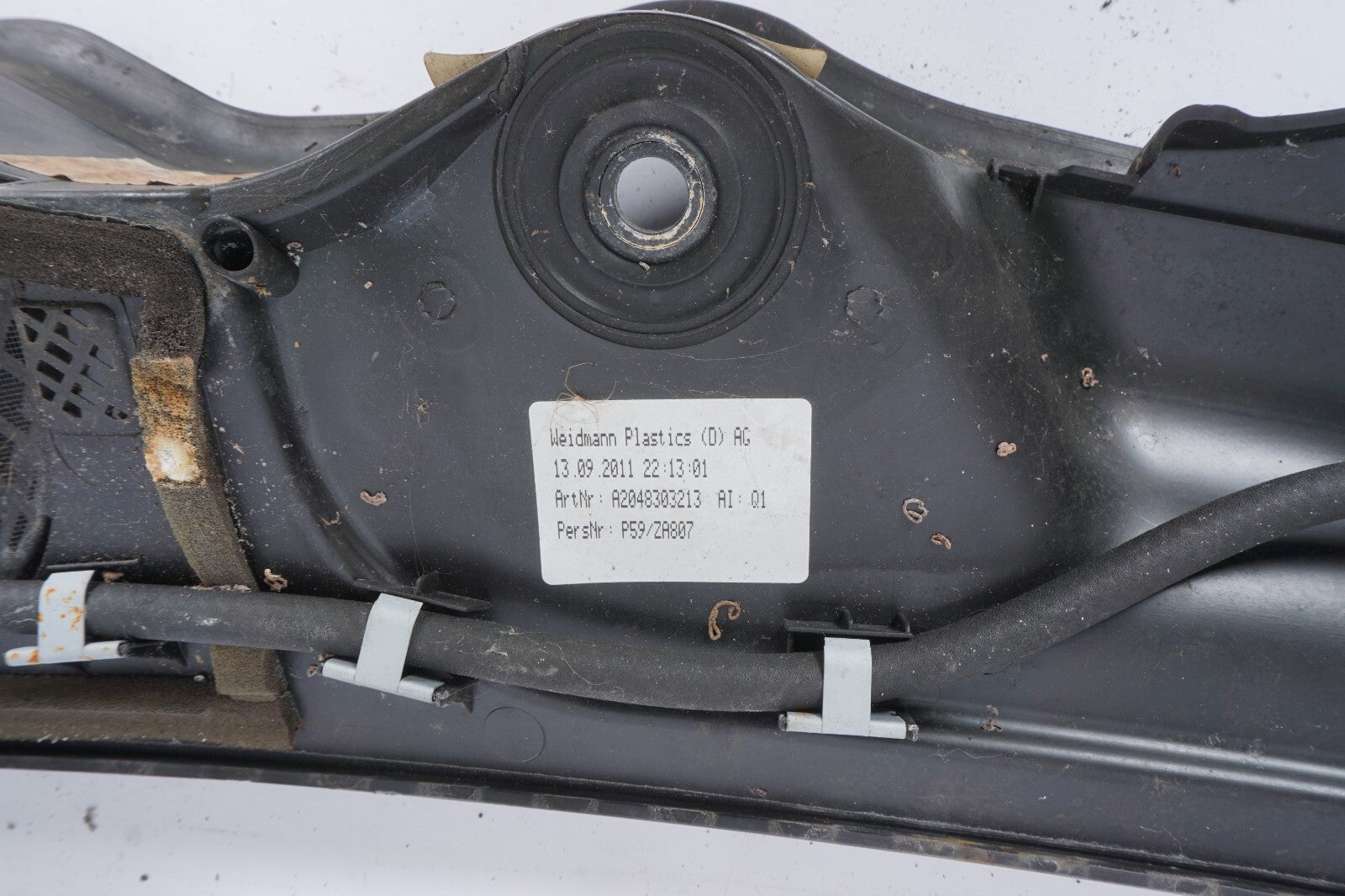 08-14 Mercedes C350 C250 Front Windshield Cowl Vent Panel Cover OEM