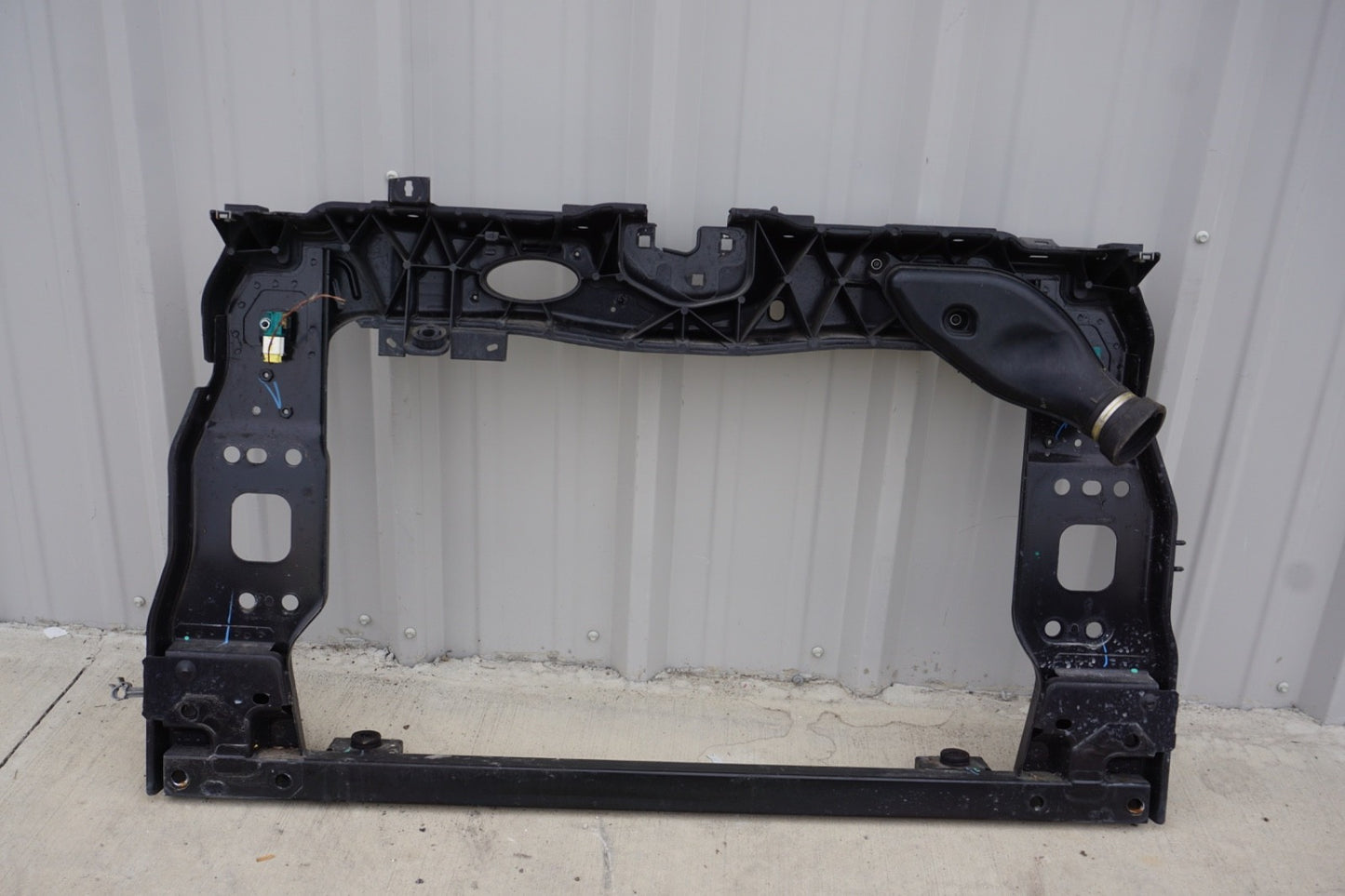 2014 - 2020 Fiat 500L Radiator Support Core 68307073AA OEM