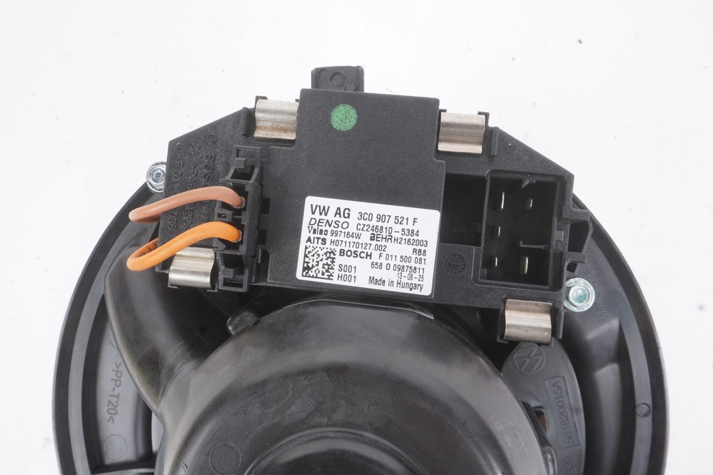 12-22 Volkswagen Passat Ac Heater Blower Motor 561820015E OEM