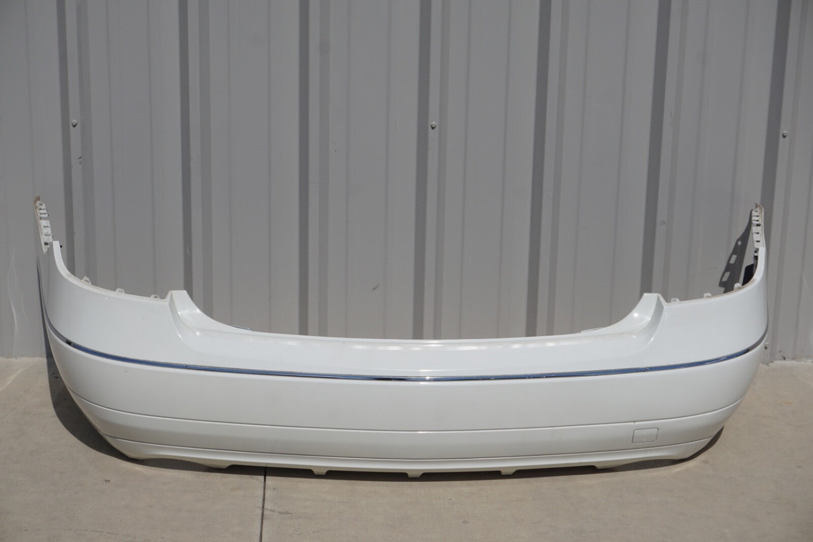 2010 2011 2012 2013 MERCEDES E350 CONVERTIBLE  COUPE REAR BUMPER COVER OEM