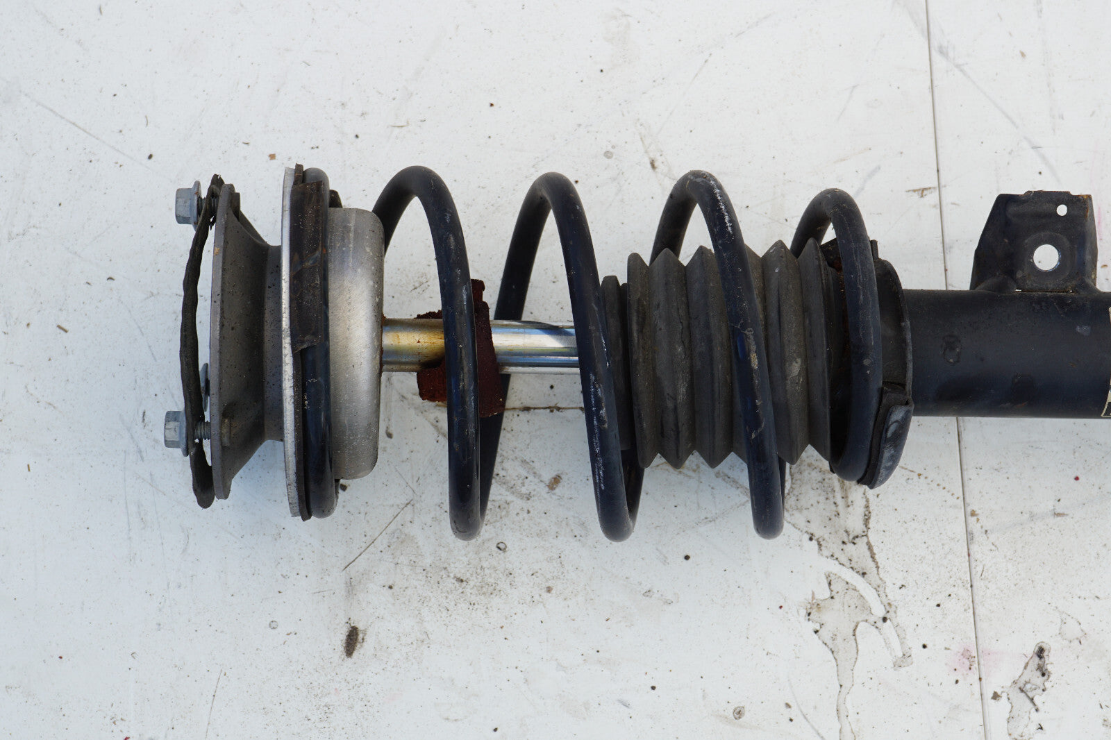 2009 - 2013 BMW 335i 328i E93 FRONT RIGHT PASS SIDE SHOCK STRUT & SPRING OEM