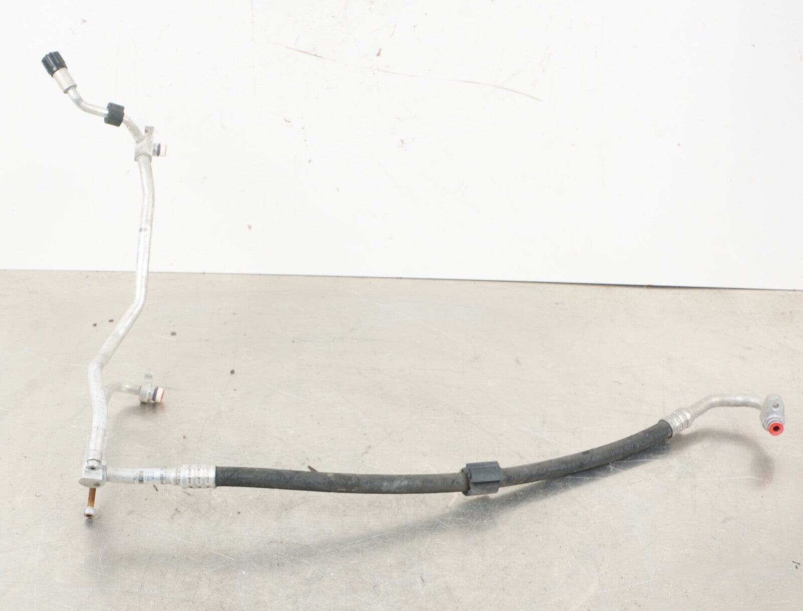 09 10 BMW MINI COOPER CLUBMAN 1.6L Air Conditioner Hose OEM 9224859-01