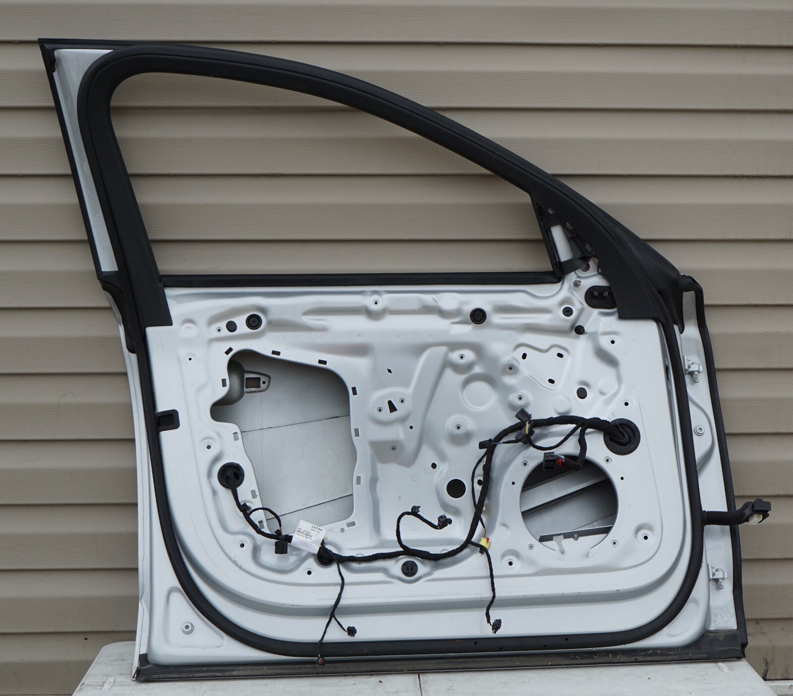 2011 - 2014 AUDI A8L FRONT LEFT DRIVER SIDE DOOR SHELL *LONG BASE* OEM