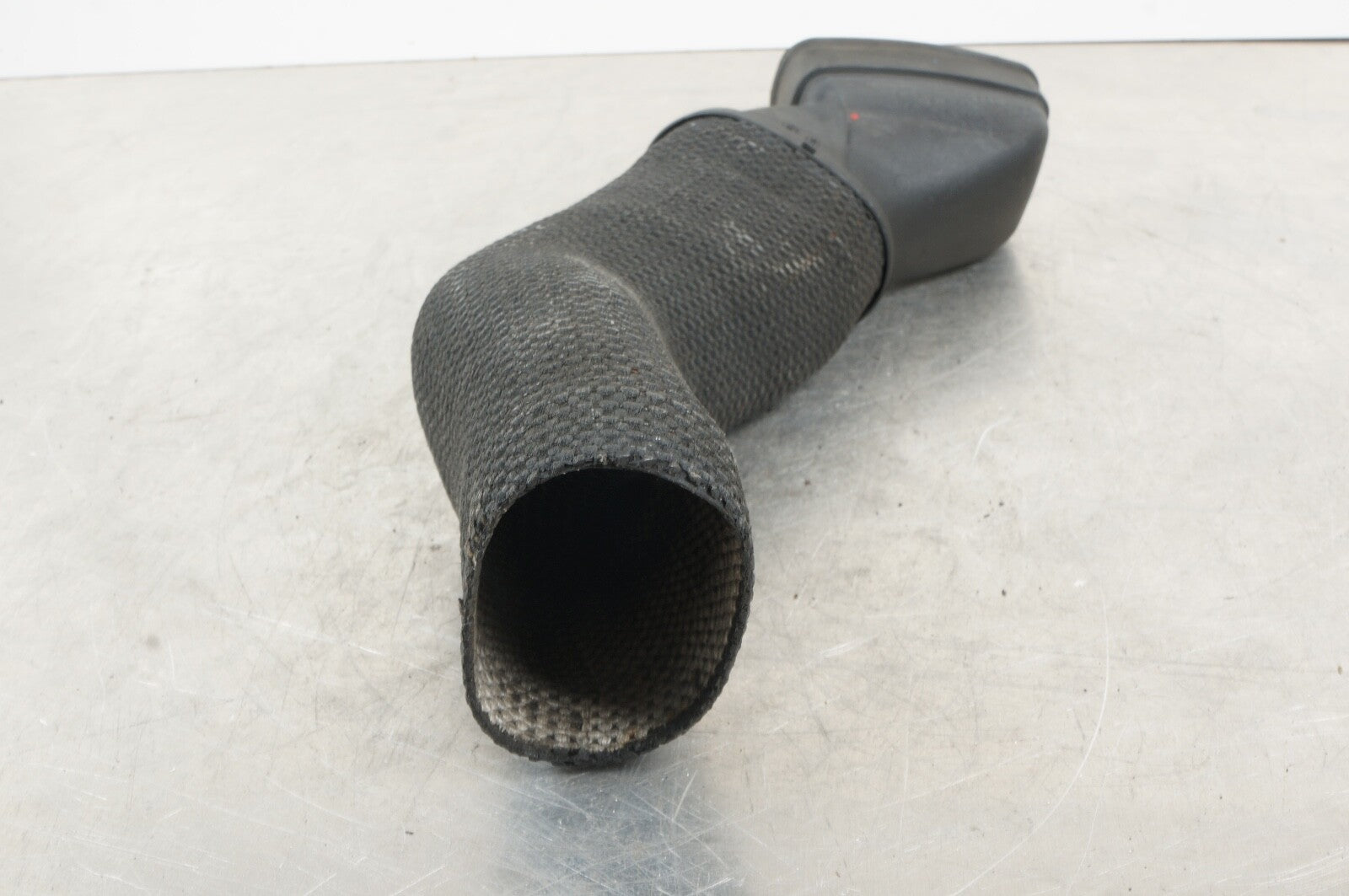 07-2011 mercedes w221 s550 right passenger engine air intake tube duct inlet oem