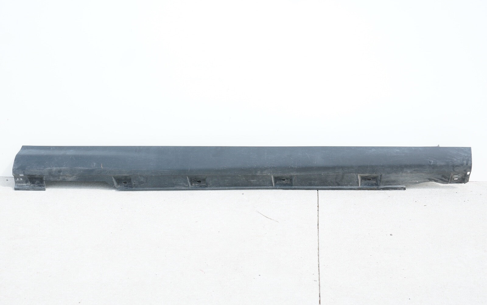 Ford Right RH Rocker Moulding Black OE Bm51-a10154-ad Fits FORD FOCUS 2012-2018