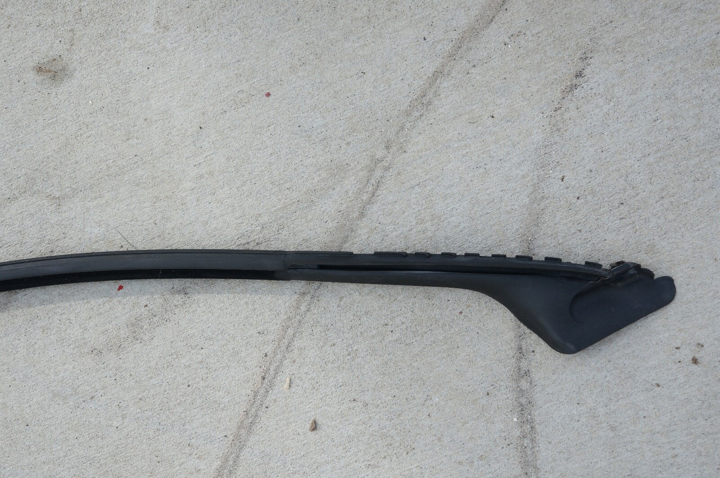 07-14 Mercedes W216 CL550 CL63 AMG Right Passenger Side Roof Rail Seal Strip OEM