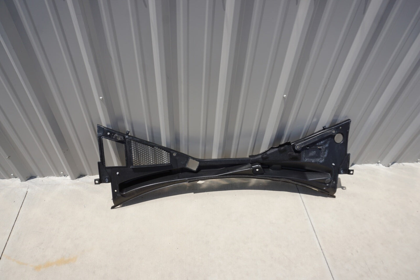 2017-2020 ALFA ROMEO GIULIA WINDSHIELD WIPER COWL PANEL COVER GRILLE OEM