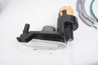 2015 - 2018 Jeep Renegade 2.4L L4 Fuel Pump Sending Unit OEM