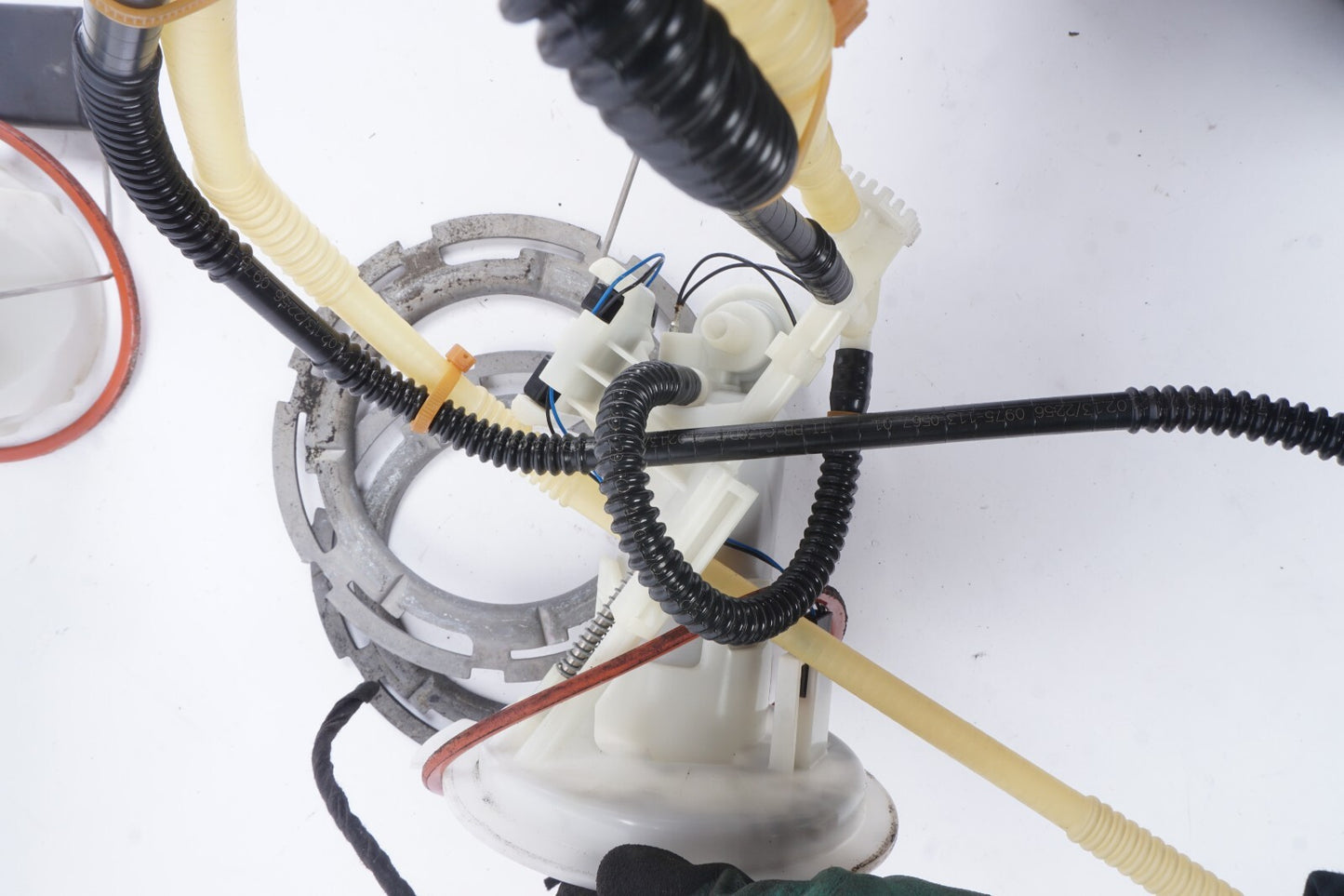 12-15 Mercedes W204 C250 Fuel Pump OEM