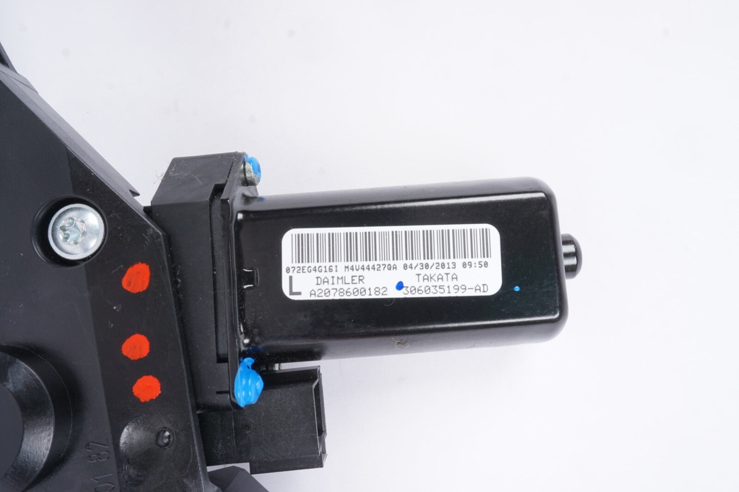 10-17 Mercedes W207 E550 E350 LEFT Side Seat Belt Feeder Motor Black OEM