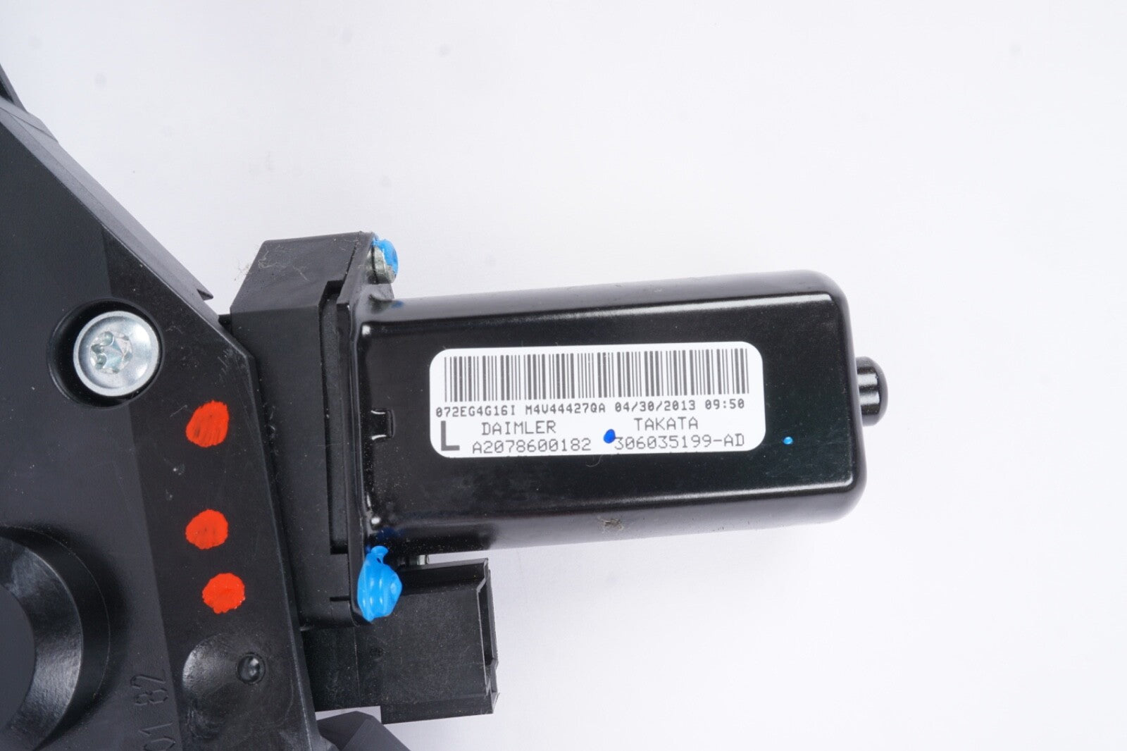 10-17 Mercedes W207 E550 E350 LEFT Side Seat Belt Feeder Motor Black OEM
