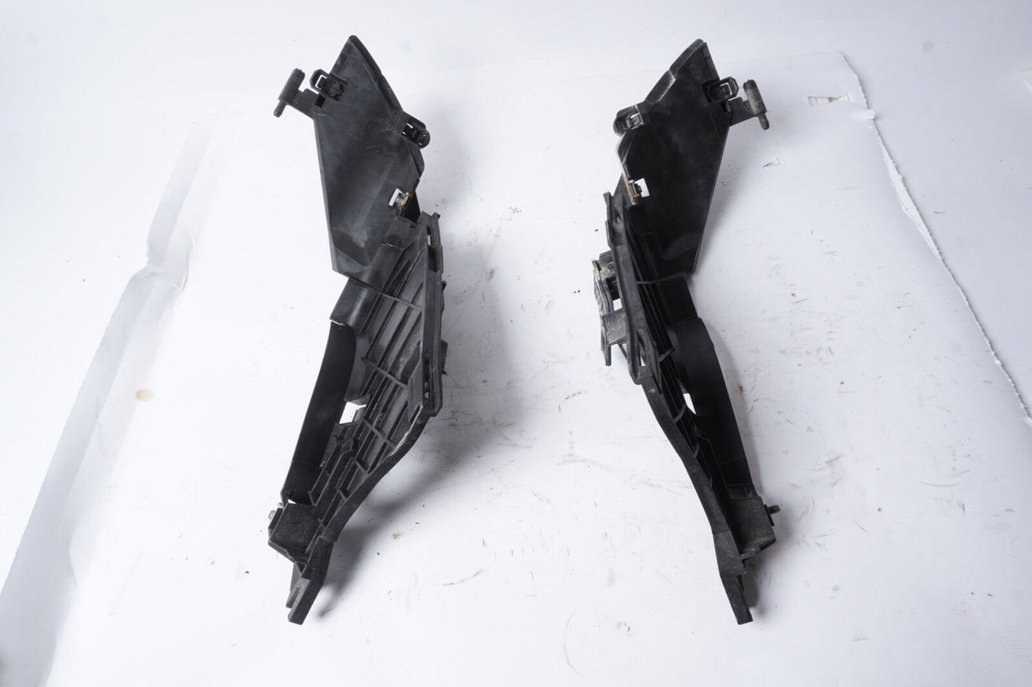 2012-14 AUDI A7 S7 Headlight Left Right Bracket Holder mount Genuine 4G8941453A