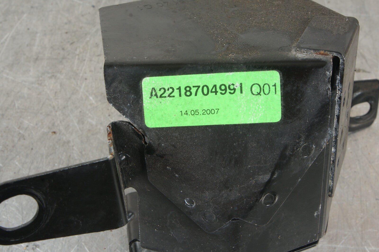 07-13 Mercede W221 S550 S63 AMG Anti Theft Alarm Horn Siren 2218701391 OEM