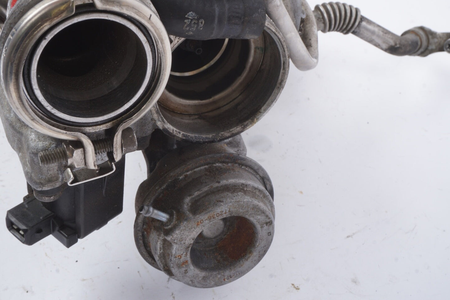 08-17 BMW F01 F10 E70 5 6 7 650i 750i Engine Right Side Turbocharger Garrett OEM