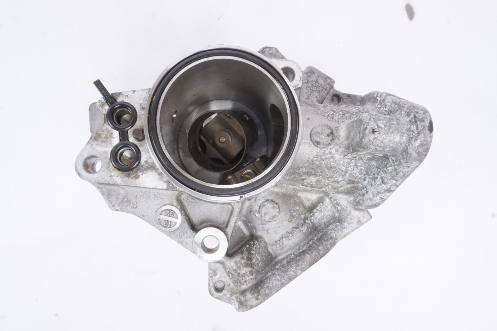 2014-2017 MERCEDES W222 S550 4.6L V8 HIGH PRESSURE FUEL PUMP HOUSING OEM