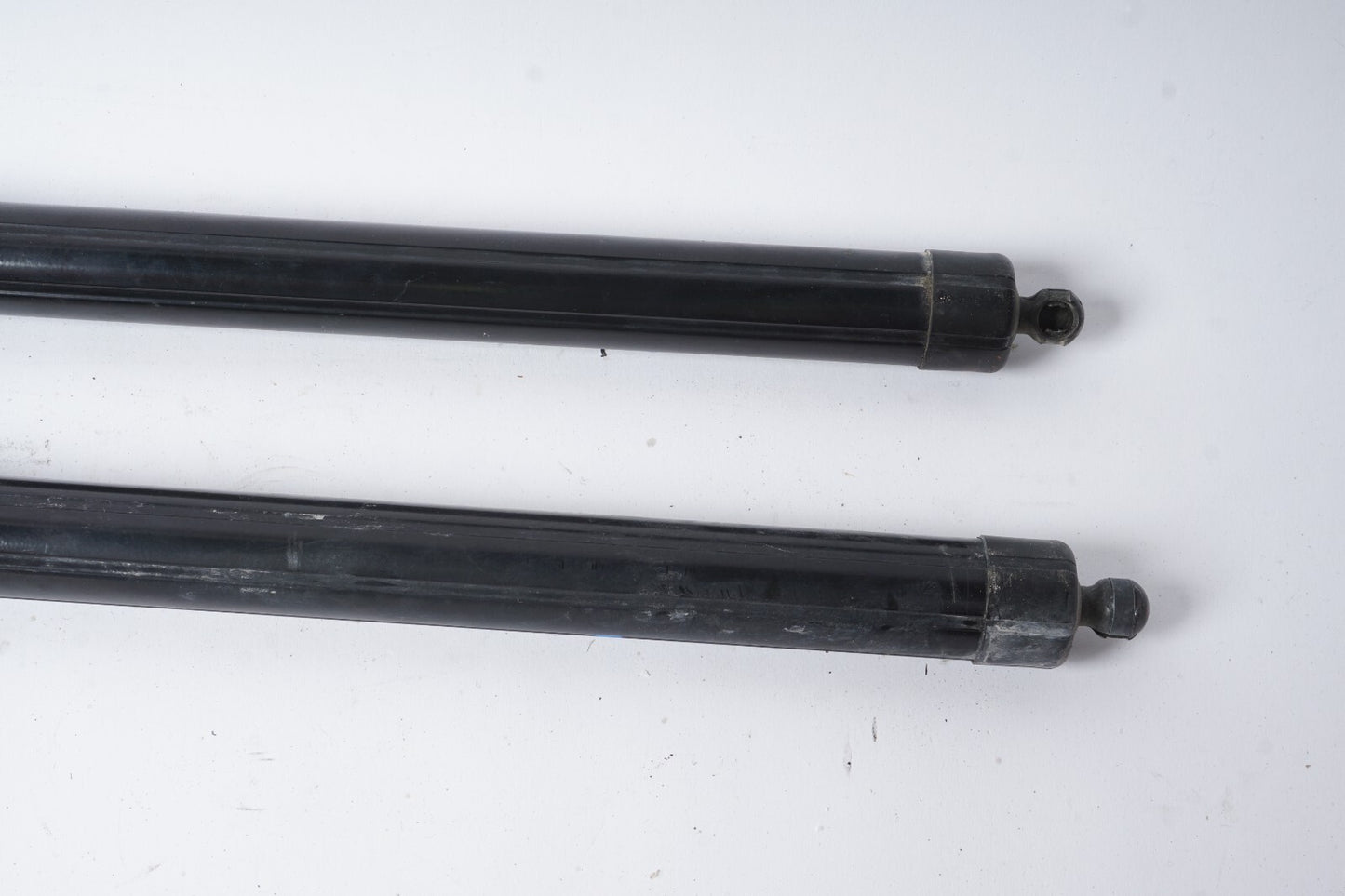 2011-2014 Porsche Cayenne 958 Trunk Lid Shock Lift Support Strut SET OEM