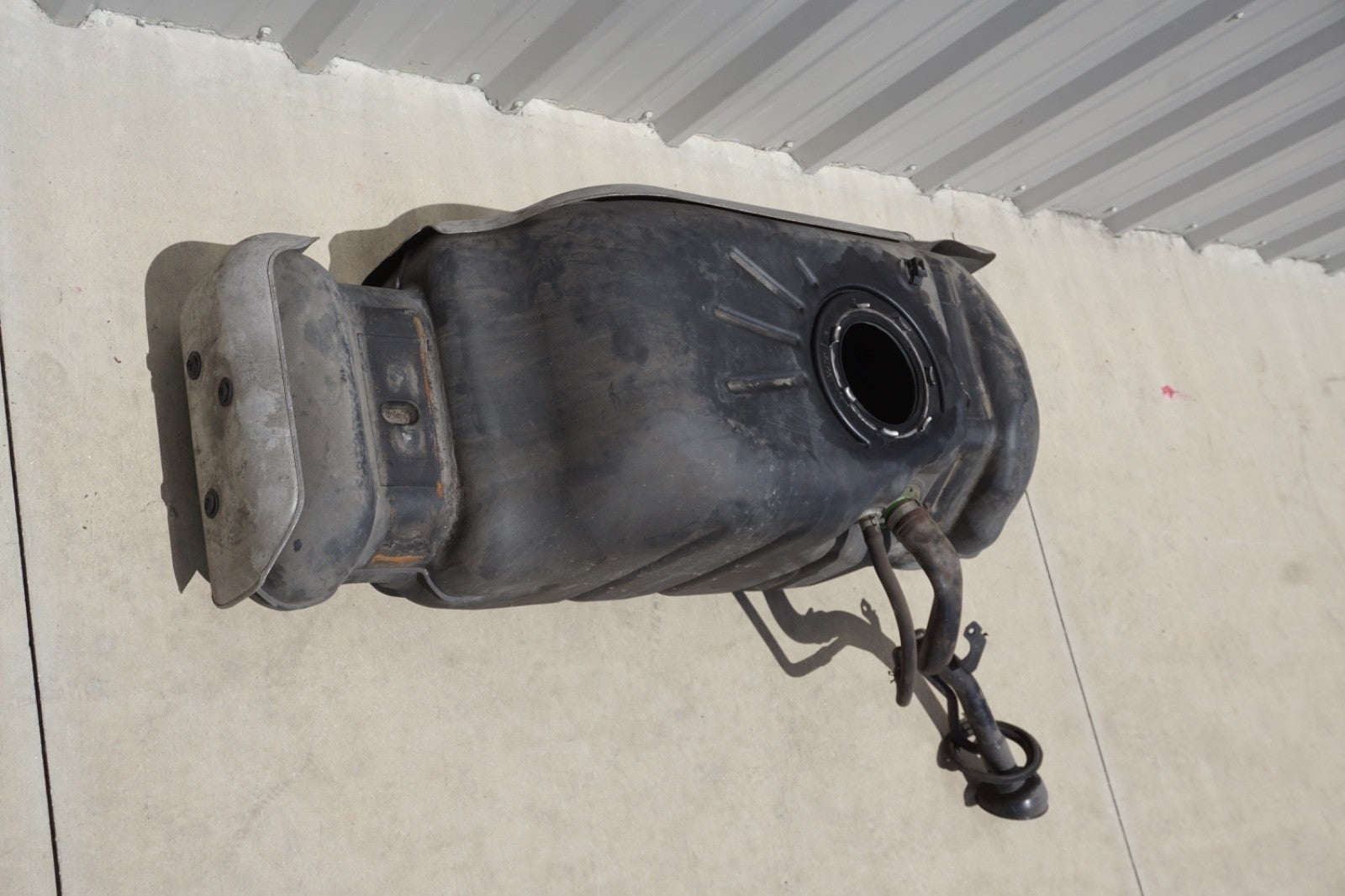 16-19 NISSAN TITAN XD FUEL DIESEL TANK 26 GALLON ID 17201EZ41B