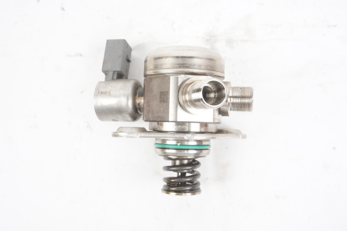 2011 - 2014 Mercedes W216 CL550 4.6L V8 AWD High Pressure Fuel Pump OEM