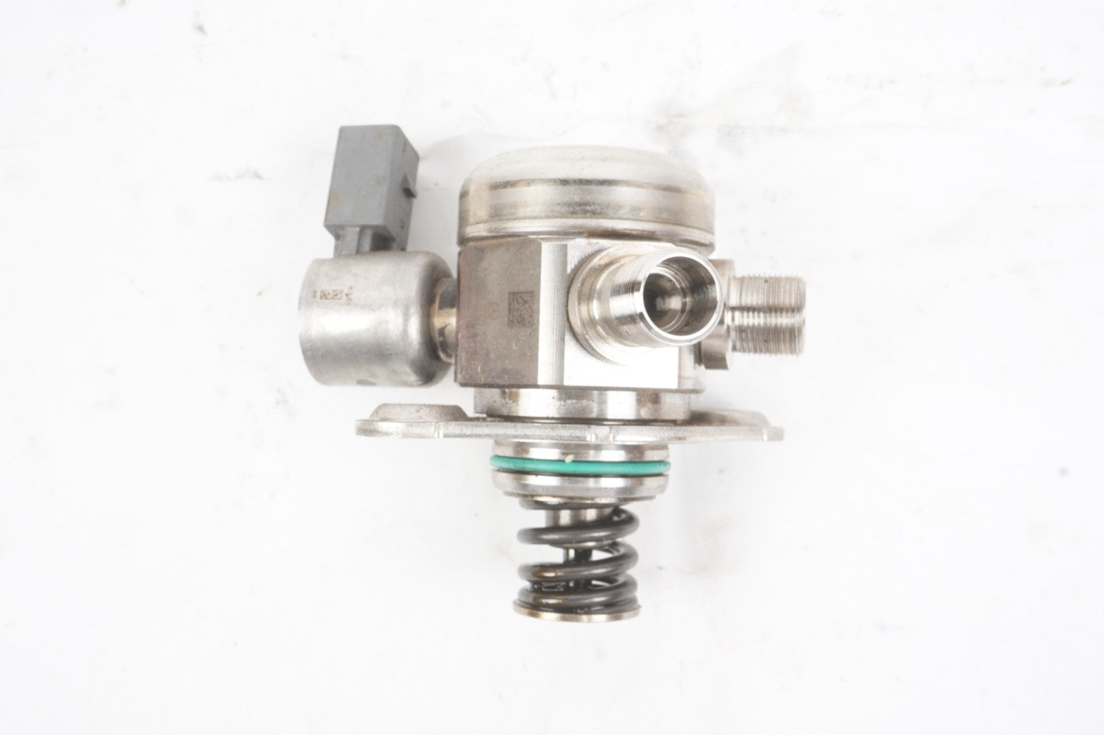 2011 - 2014 Mercedes W216 CL550 4.6L V8 AWD High Pressure Fuel Pump OEM