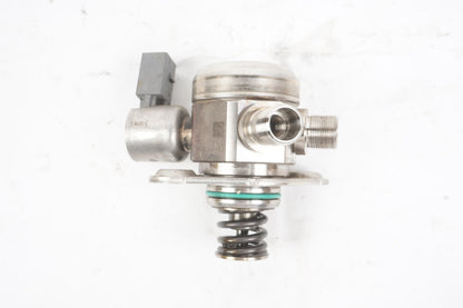 2011 - 2014 Mercedes W216 CL550 4.6L V8 AWD High Pressure Fuel Pump OEM