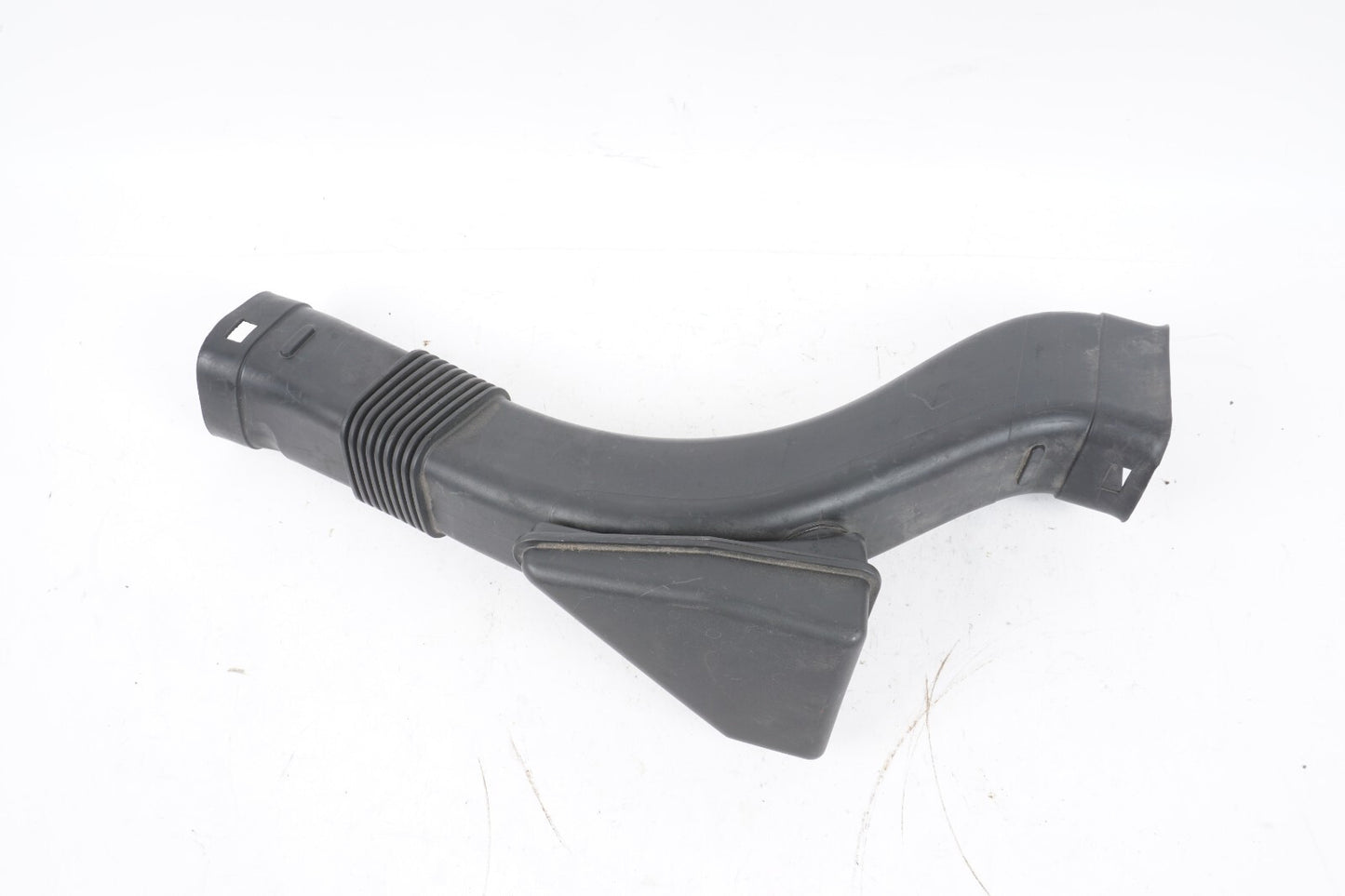 11-15 BMW F10 F13 550i 650i 750i Air Intake Duct Tube Pipe Left Driver Side OEM