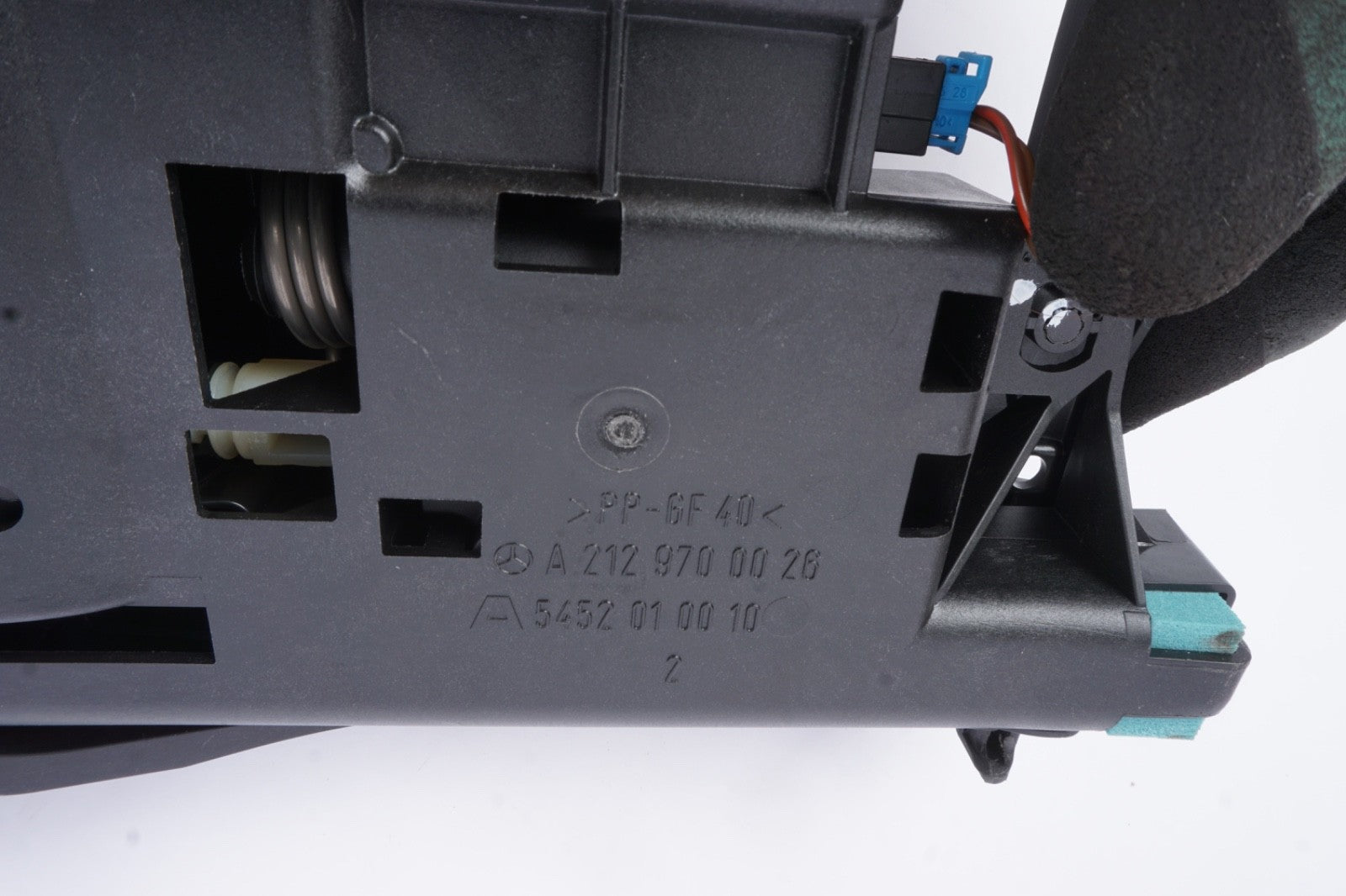 2014-2022 W222 MERCEDES S-CLASS REAR HEADREST ADJUSTER RESTRAINT MOTOR & BRACKET