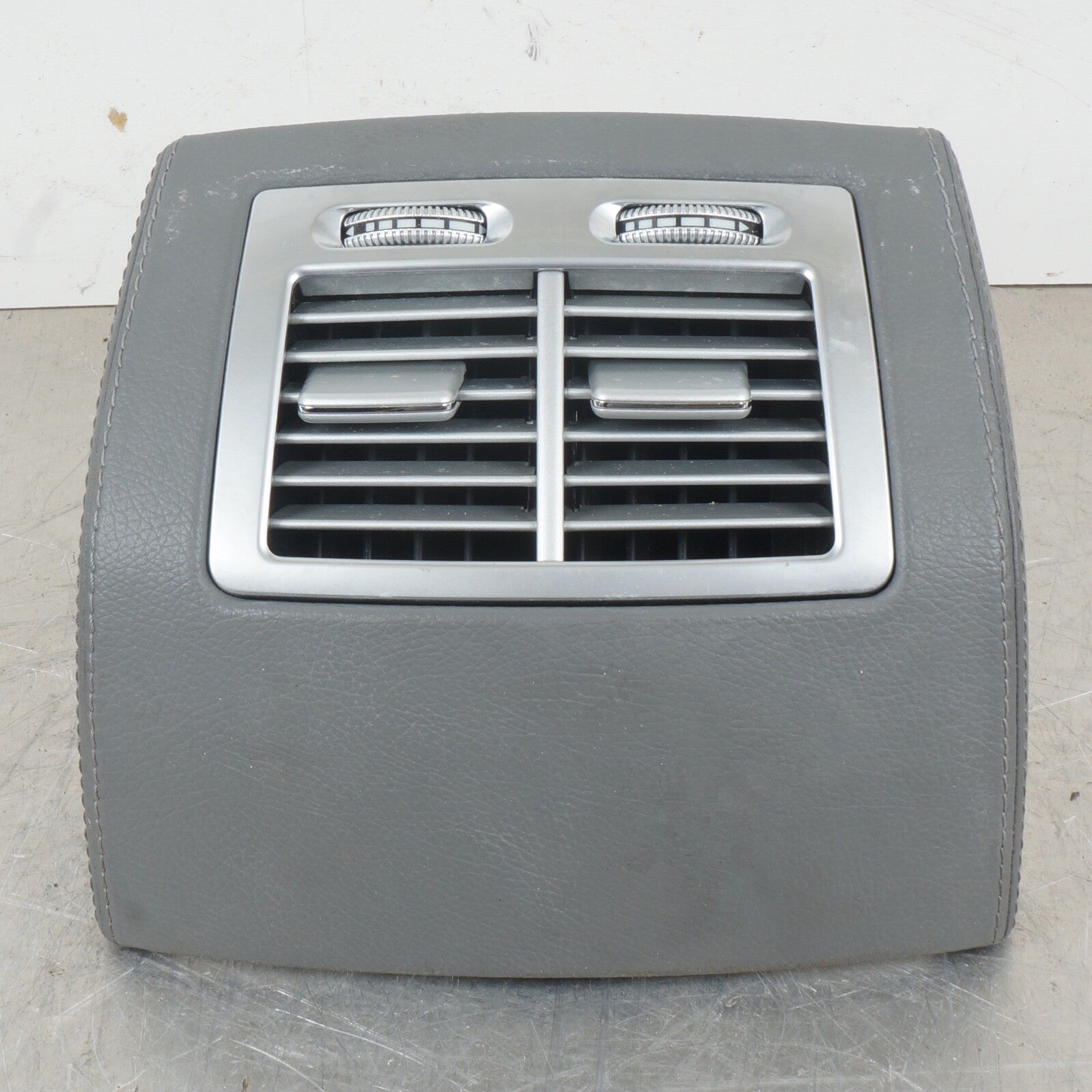07-14 Mercedes W216 CL550 CL63 AMG Center Console Rear AC Vent Trim GRAY OEM
