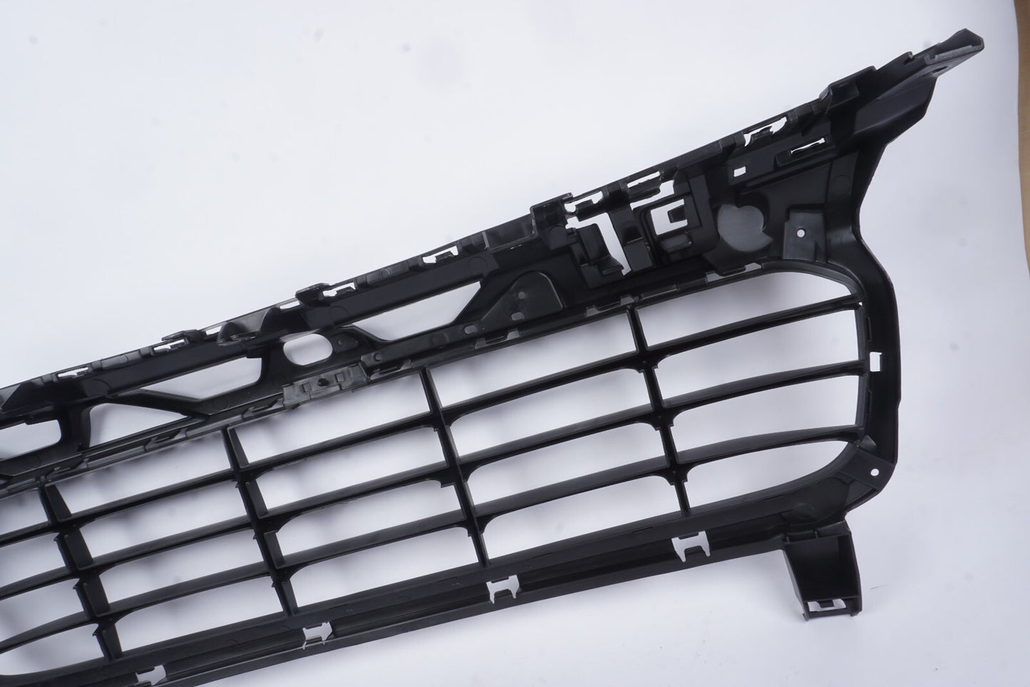 2015 - 2018 PORSCHE CAYENNE FRONT BUMPER GRILLE