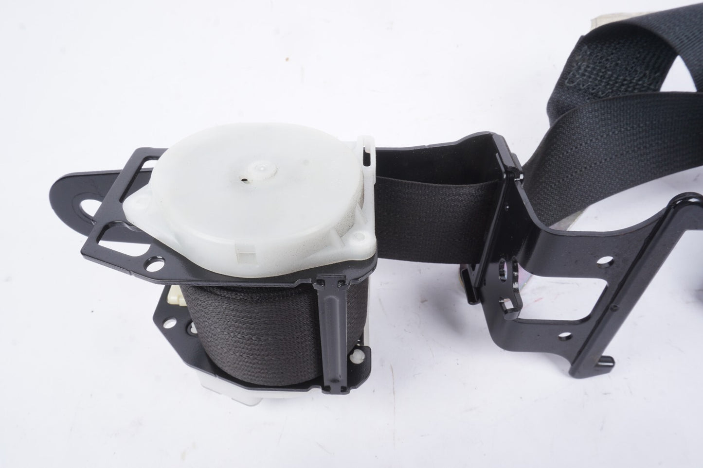 2010 - 2015 Lexus Is250c Is350c Convertible Rear Right Driver Side Seat Belt OEM