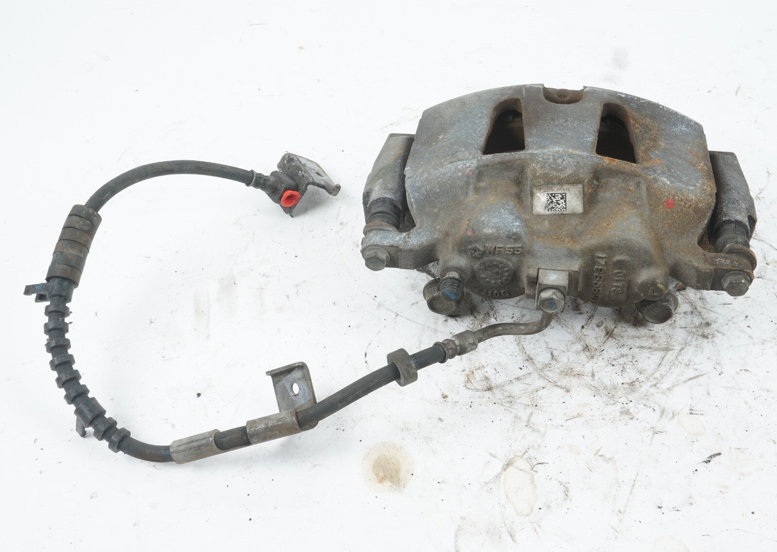 17 - 22 CHRYSLER PACIFICA FRONT LEFT DRIVER SIDE BRAKE CALIPER OEM