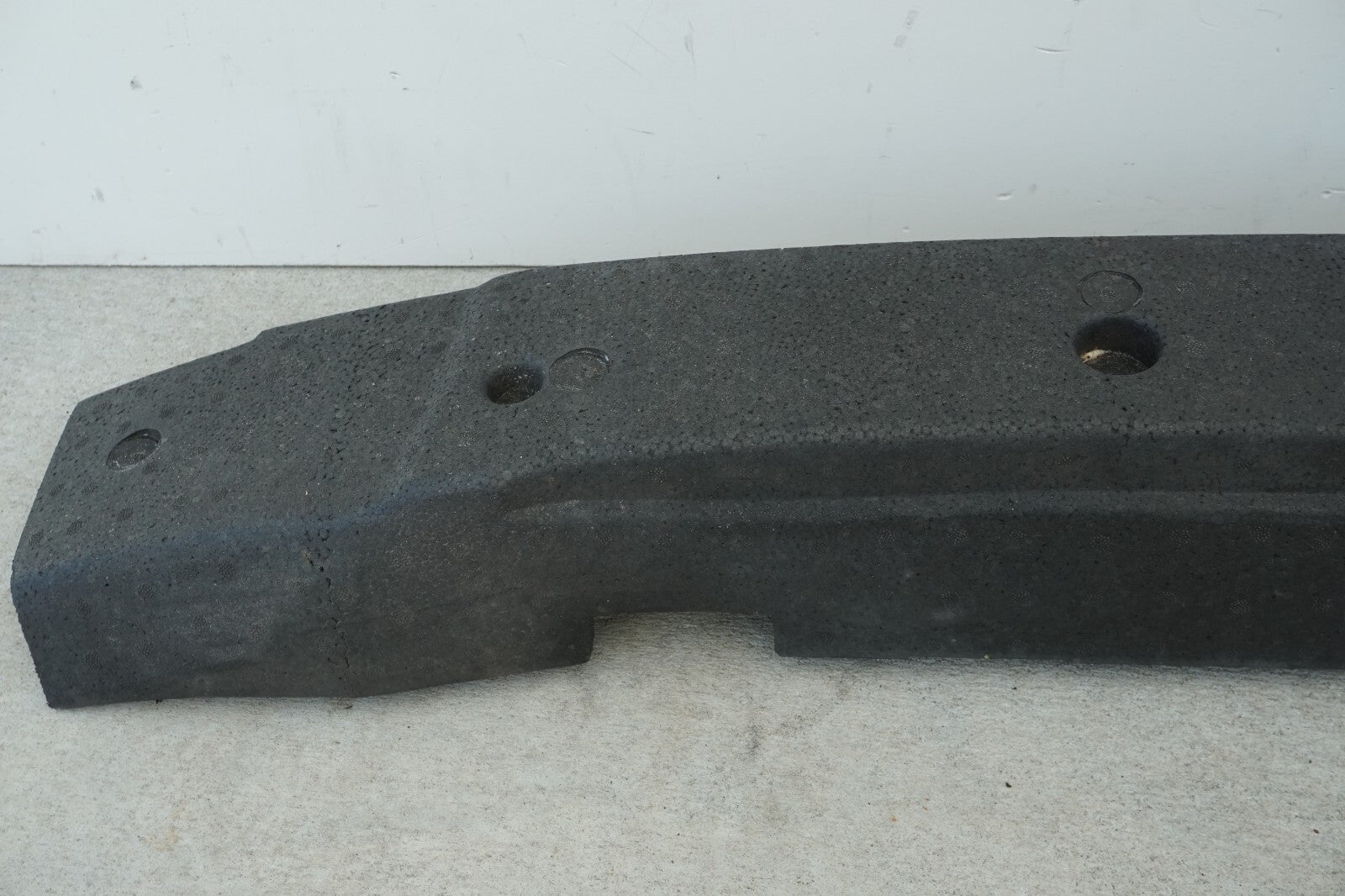 2006-2013 VOLVO C70 T5 FRONT BUMPER REINFORCEMENT FOAM ABSORBER OEM