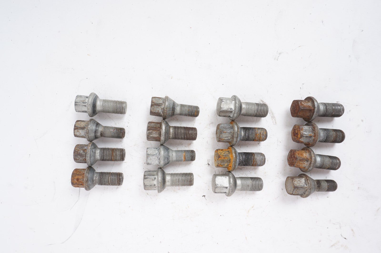 2008-2014 Mercedes W204 C300 C250 C350 WHEEL LUG NUT BOLTS SET OF 16 OEM