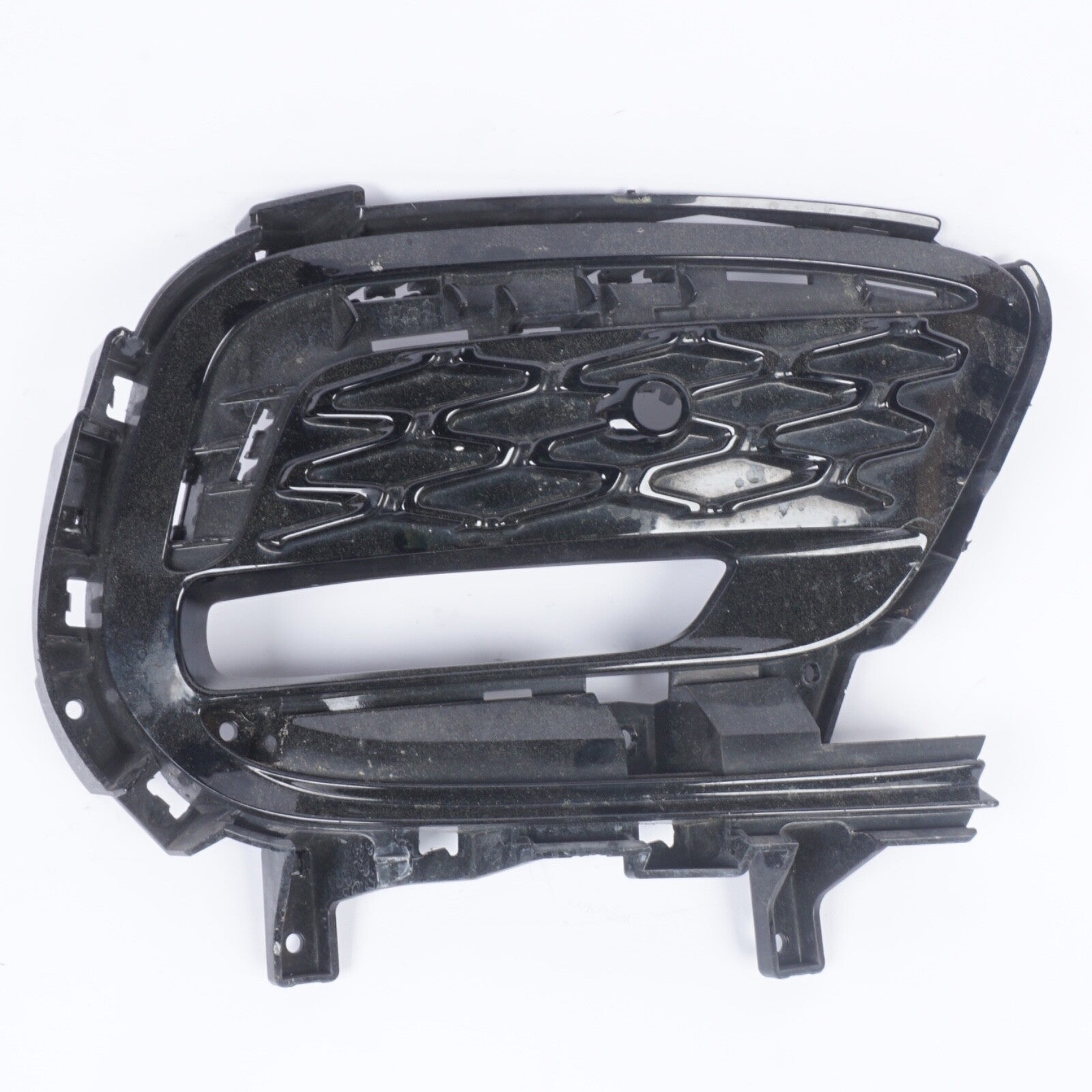 2021 - 2025 CHRYSLER PACIFICA RIGHT FOG LAMP BEZEL PN:6WF68TRMAC OEM