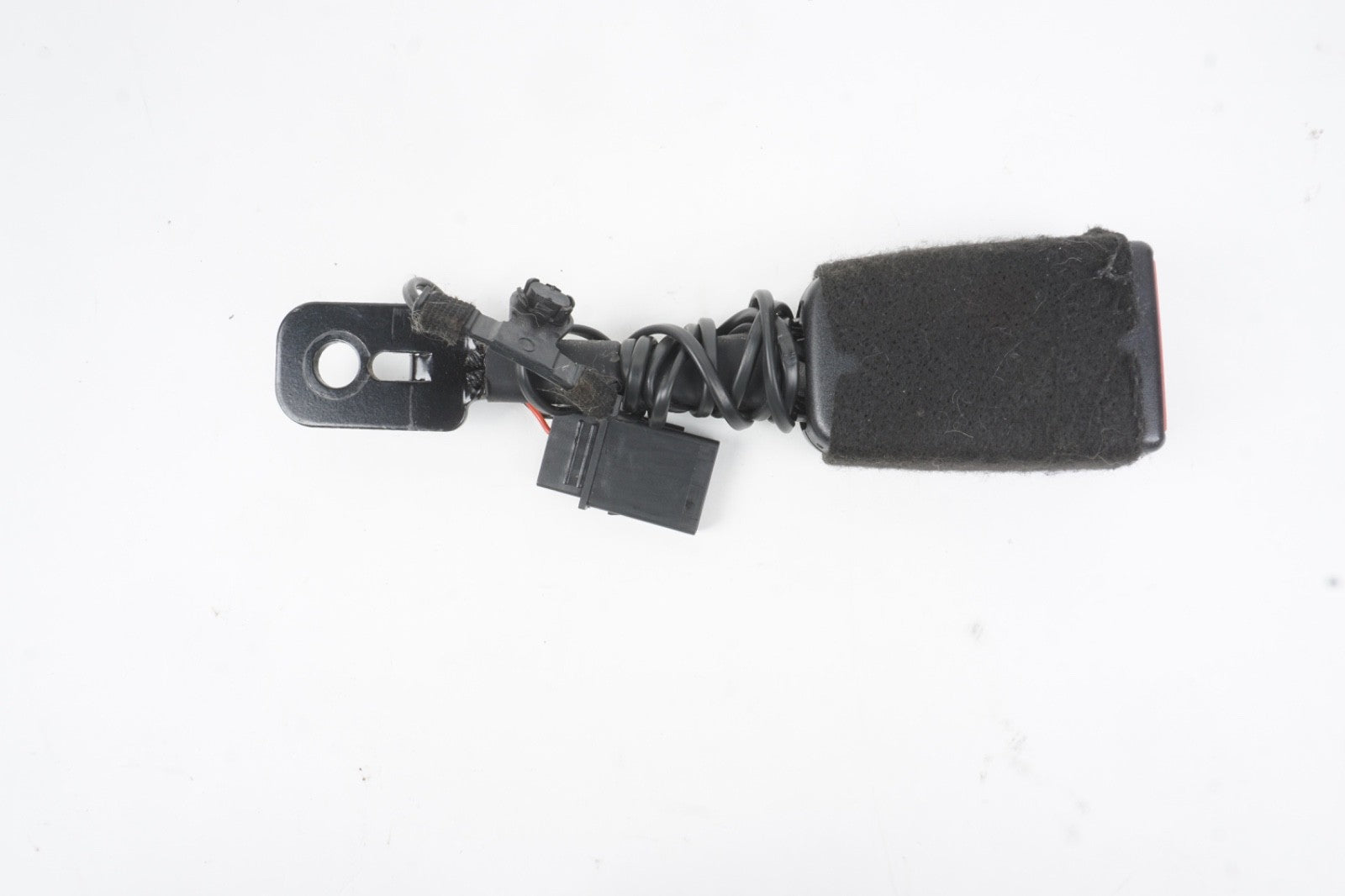2014 - 2019 Fiat 500L Front Left Driver Side Seat Belt Tensioner Latch Buckle