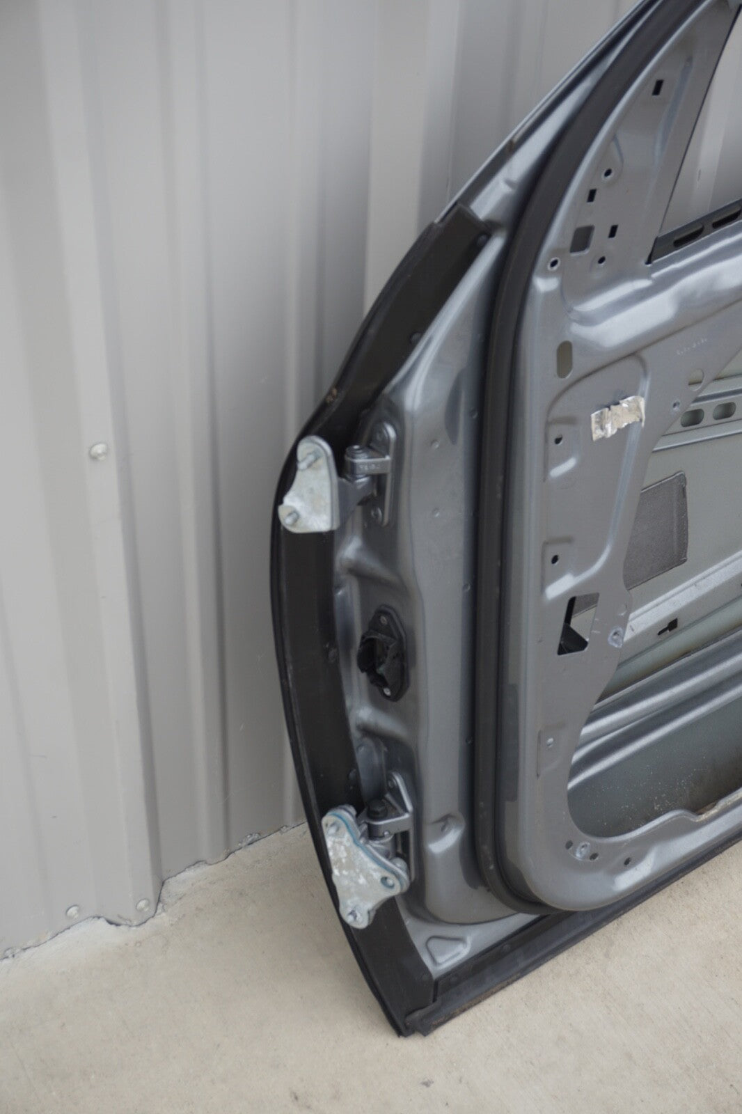06-11 Mercedes W164 ML63 ML350 ML500 FRONT RIGHT PASSENGER SIDE DOOR SHELL OEM