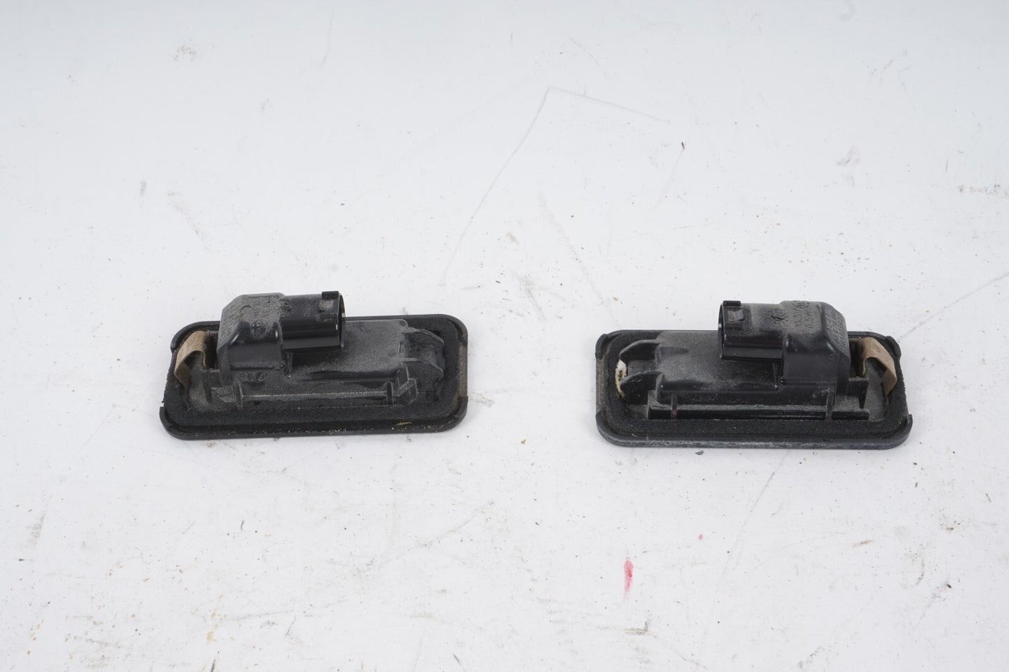 17 - 24 Alfa Romeo Giulia  REAR LICENSE PLATE LIGHT SET OF 2 68301170AA OEM