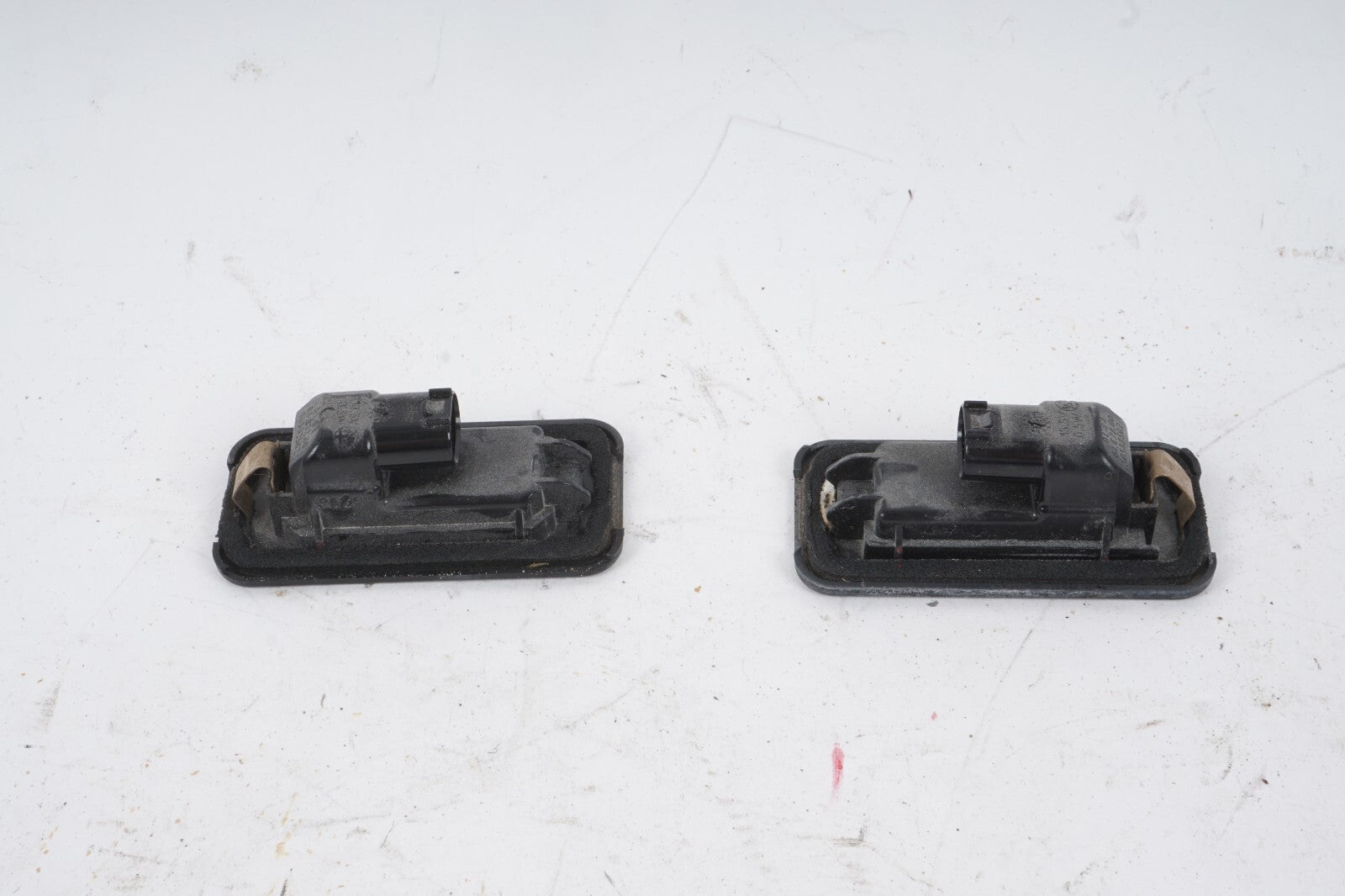 17 - 24 Alfa Romeo Giulia  REAR LICENSE PLATE LIGHT SET OF 2 68301170AA OEM