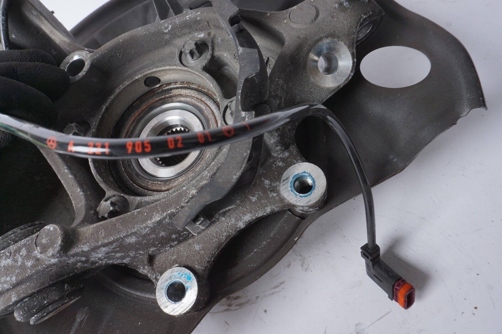 07-14 Mercedes W216 CL550 S550 Rear Right Wheel Carrier Spindle Knuckle Hub 56k