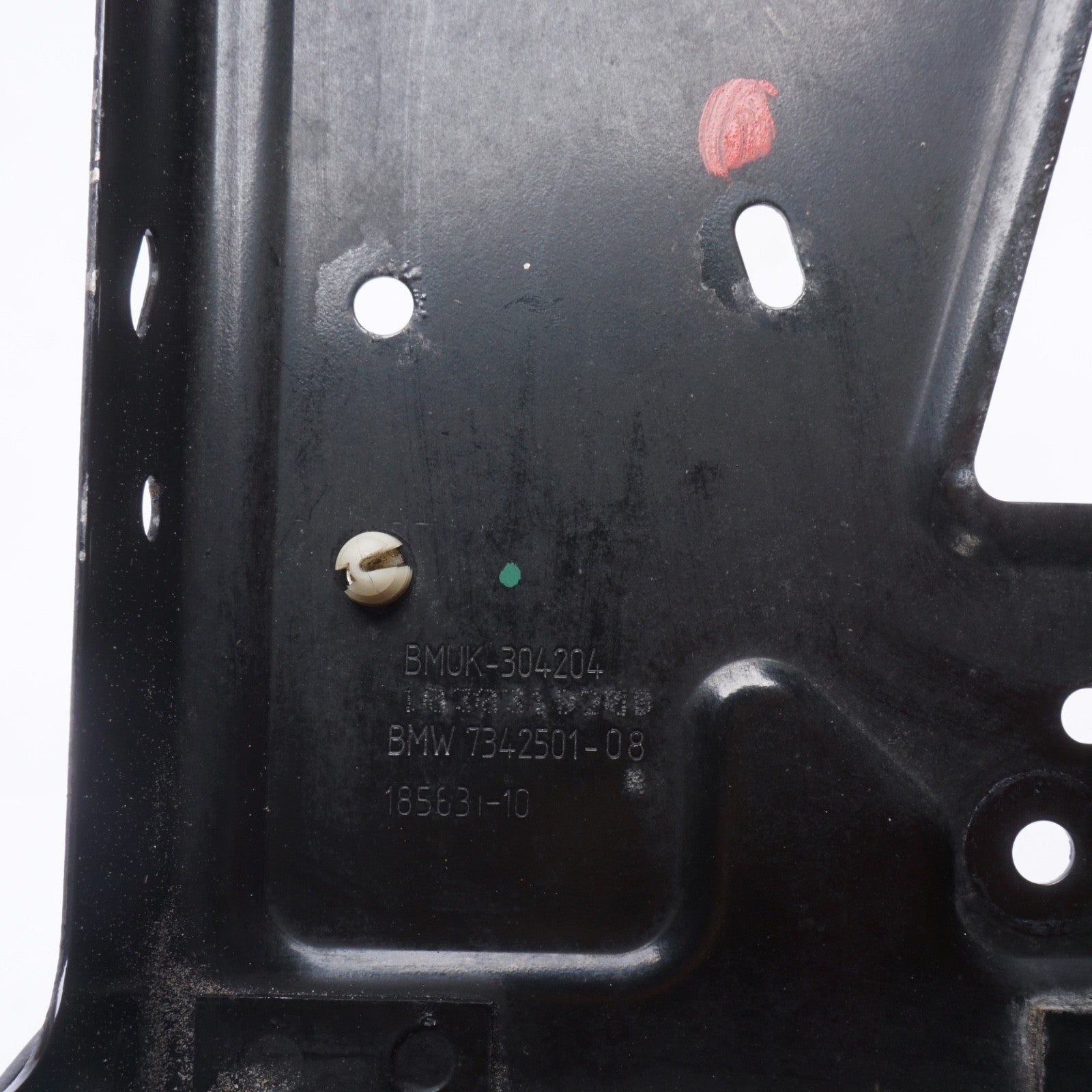 2016 - 2019 BMW F48 X1 X2 Front Left Driver Side Bumper Bracket 7342501