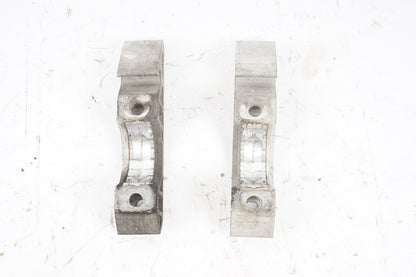 2011-2018 PORSCHE CAYENNE FRONT LEFT & RIGHT STABILIZER SWAY BAR BRACKET  OEM