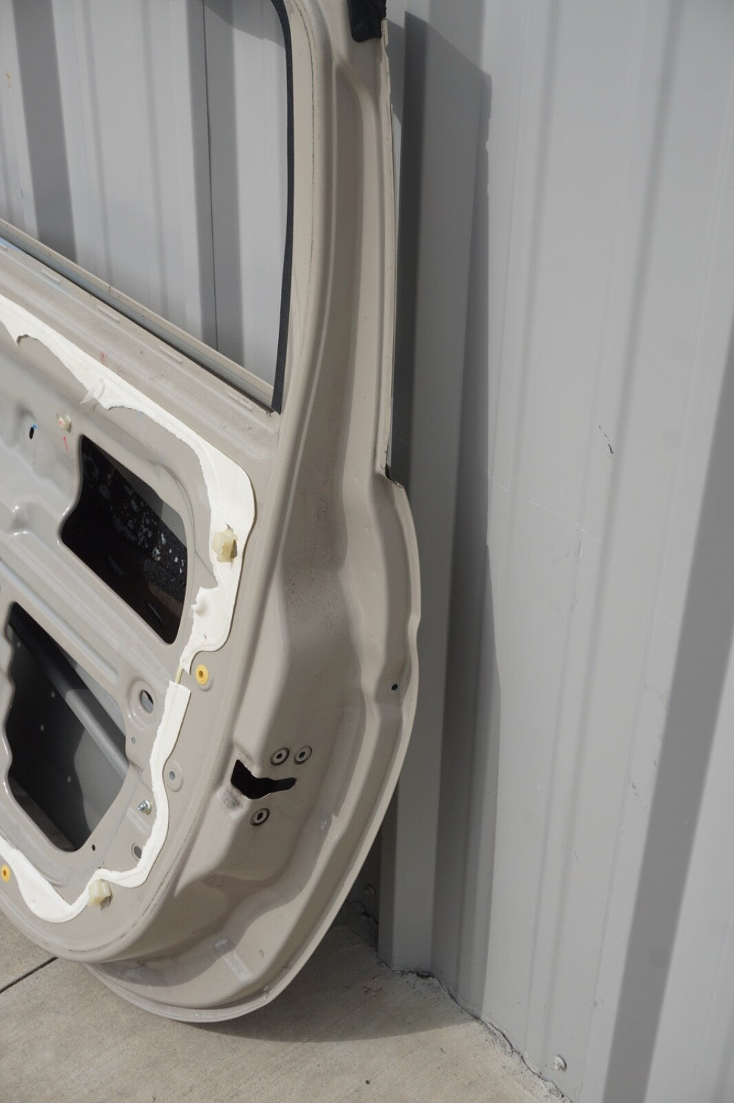 2012 - 2017 FIAT 500 FRONT RIGHT PASSENGER SIDE DOOR SHELL OEM