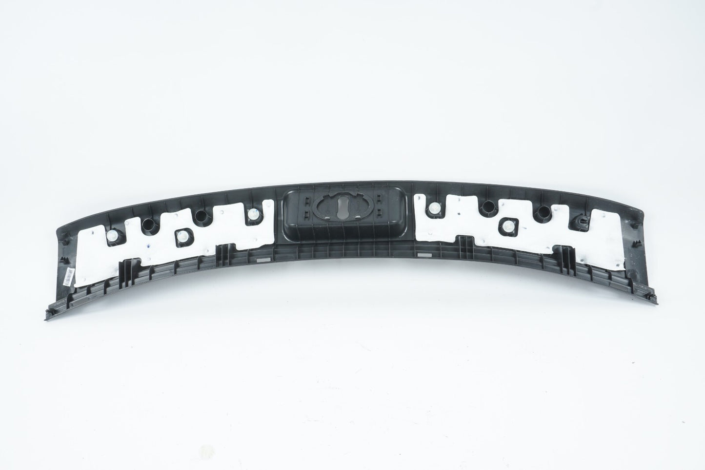 2013-2016 HYUNDAI SANTA FE TRUNK SCUFF PLATE TRIM LOCK COVER OEM