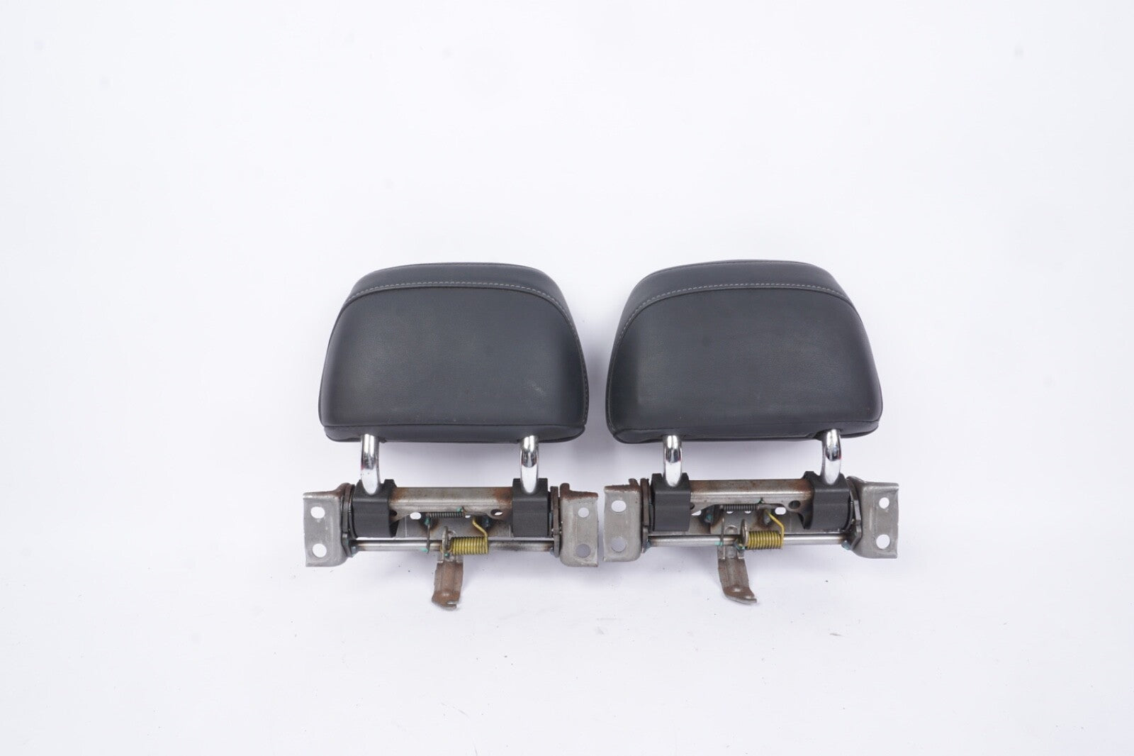 2010 - 2011 LEXUS IS250 IS350 CONVERTIBLE REAR SEAT HEADRESTS LEATHER BLACK