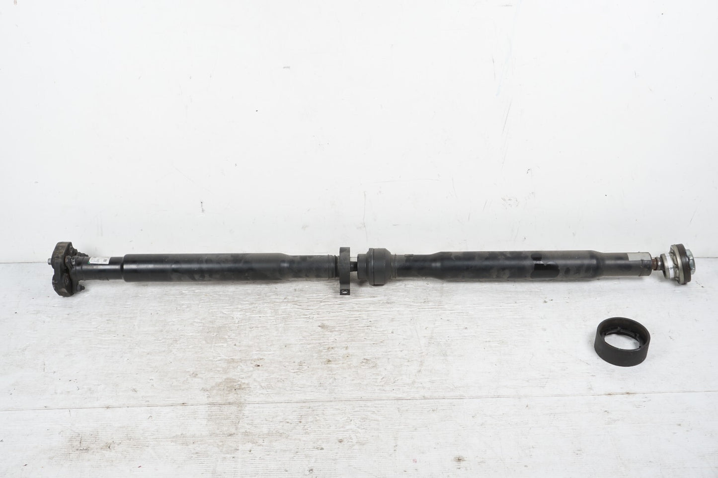 2014-2017 Maserati Ghibli 3.0L RWD Rear Driveshaft 06700085450 OEM 51K