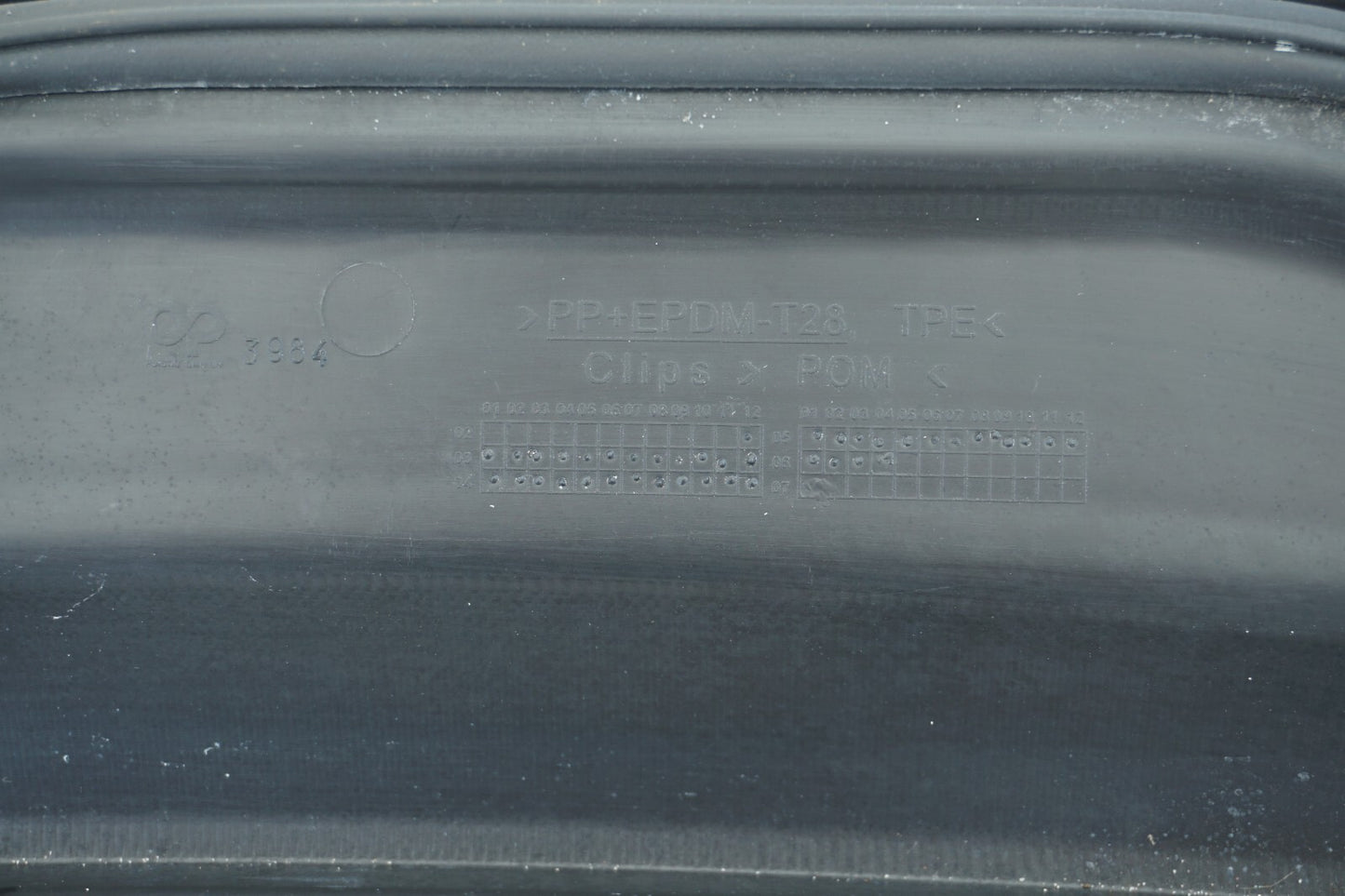 2006-2013 VOLVO C70 WINDSHIELD WIPER COWL COVER TRIM OEM